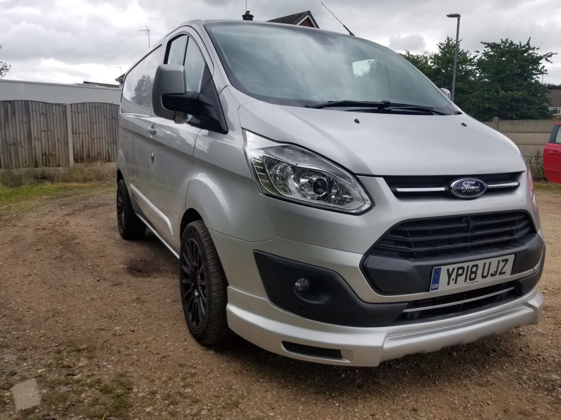 2018/18 REG FORD TRANSIT CUSTOM 270 LIMITED 2.0 DIESEL SILVER PANEL VAN, SHOWING 1 FORMER KEEPER