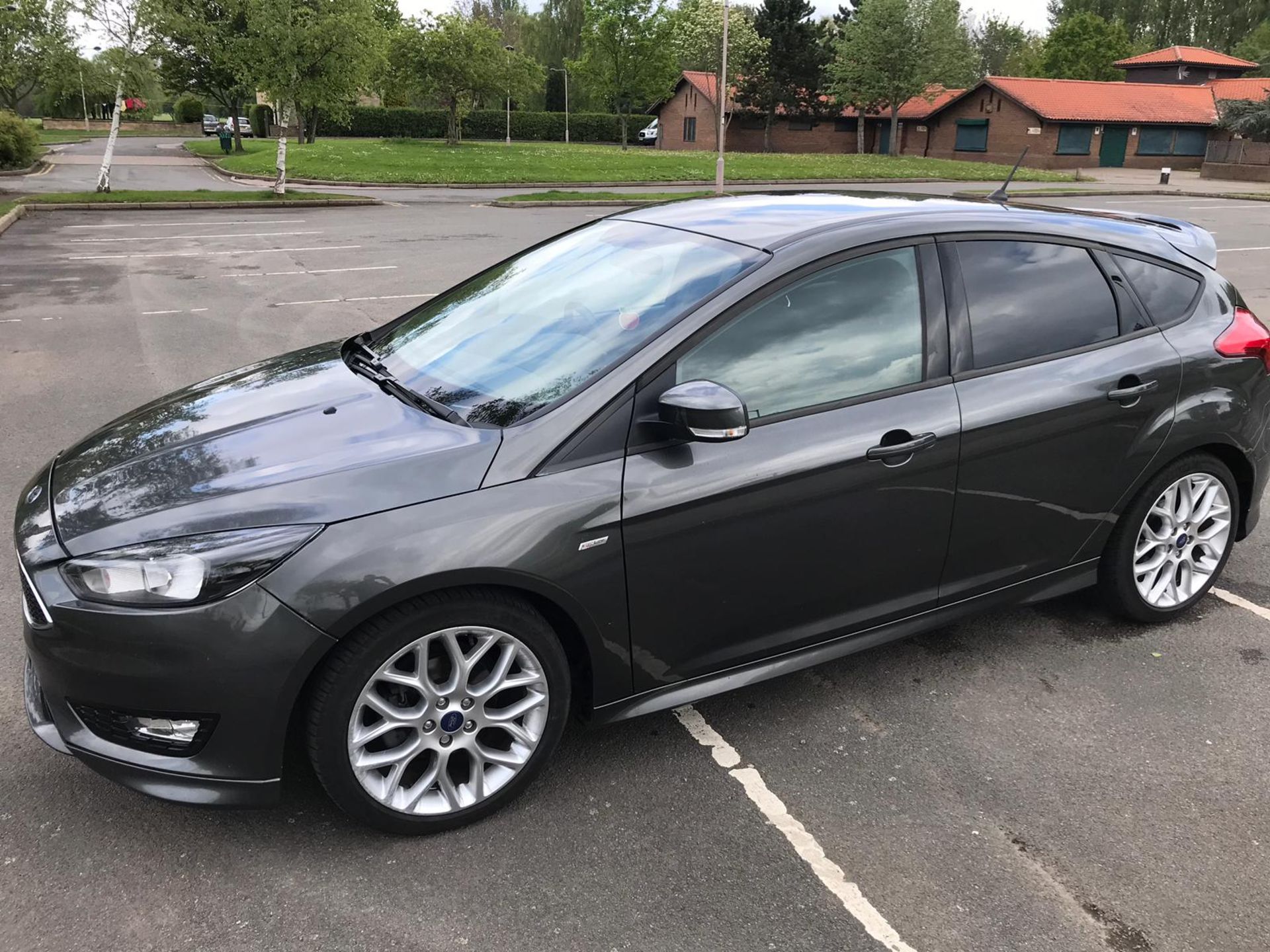 2017/17 REG FORD FOCUS ST-LINE 1.0 ECO-BOOST PETROL GREY 5 DOOR HATCHBACK *NO VAT* - Image 3 of 9