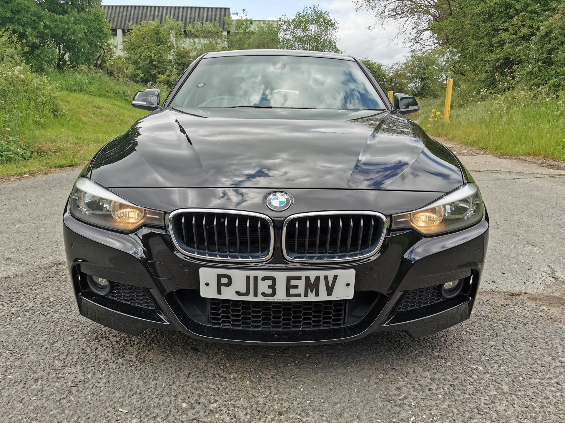 2013/13 REG BMW 320D EFFICIENT DYNAMICS 2.0 DIESEL BLACK 4 DOOR SALOON *NO VAT* - Bild 2 aus 30