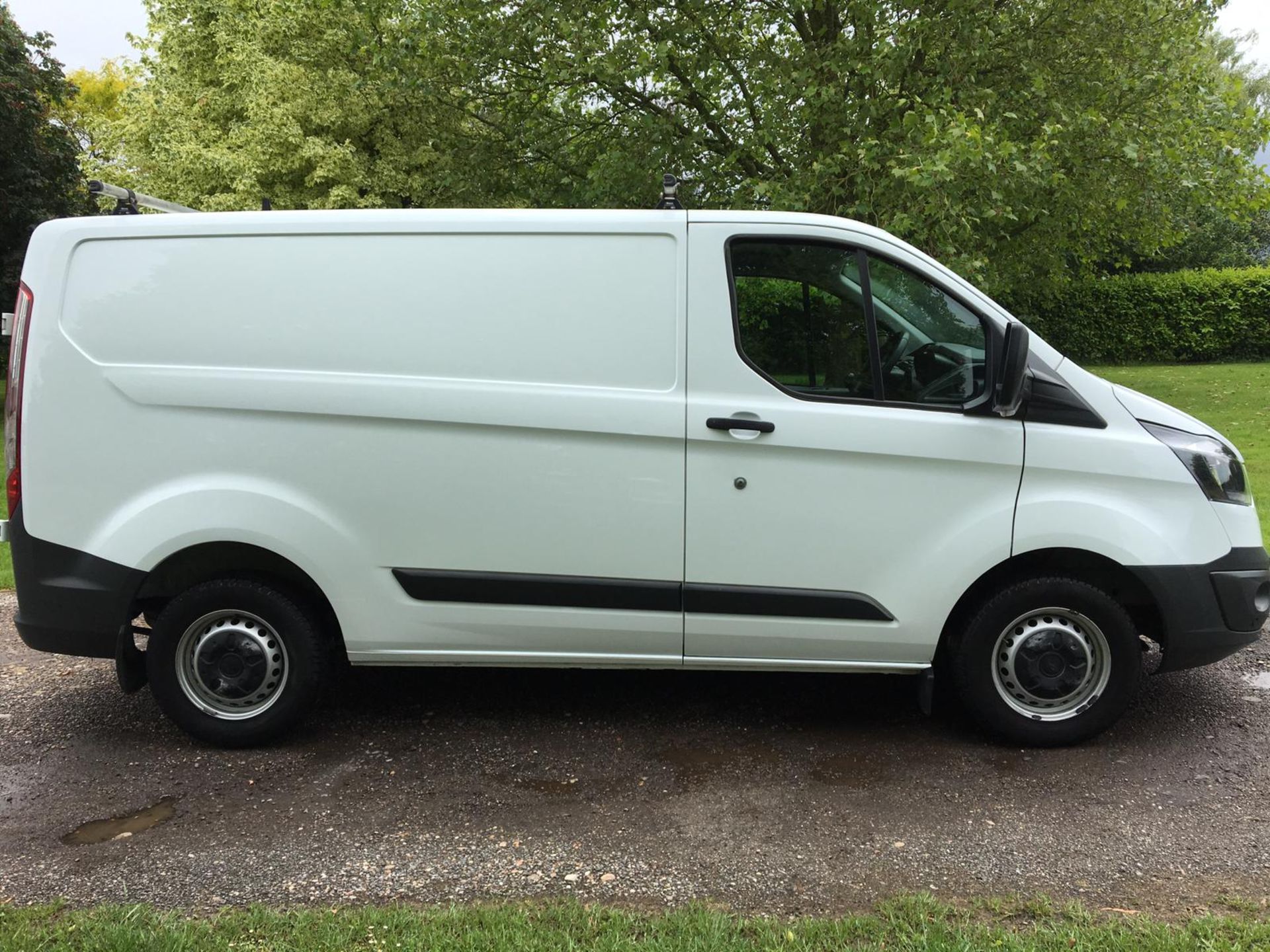 2015/65 REG FORD TRANSIT CUSTOM 270 ECO-TECH 2.2 DIESEL WHITE PANEL VAN, SHOWING 0 FORMER KEEPERS - Image 7 of 14