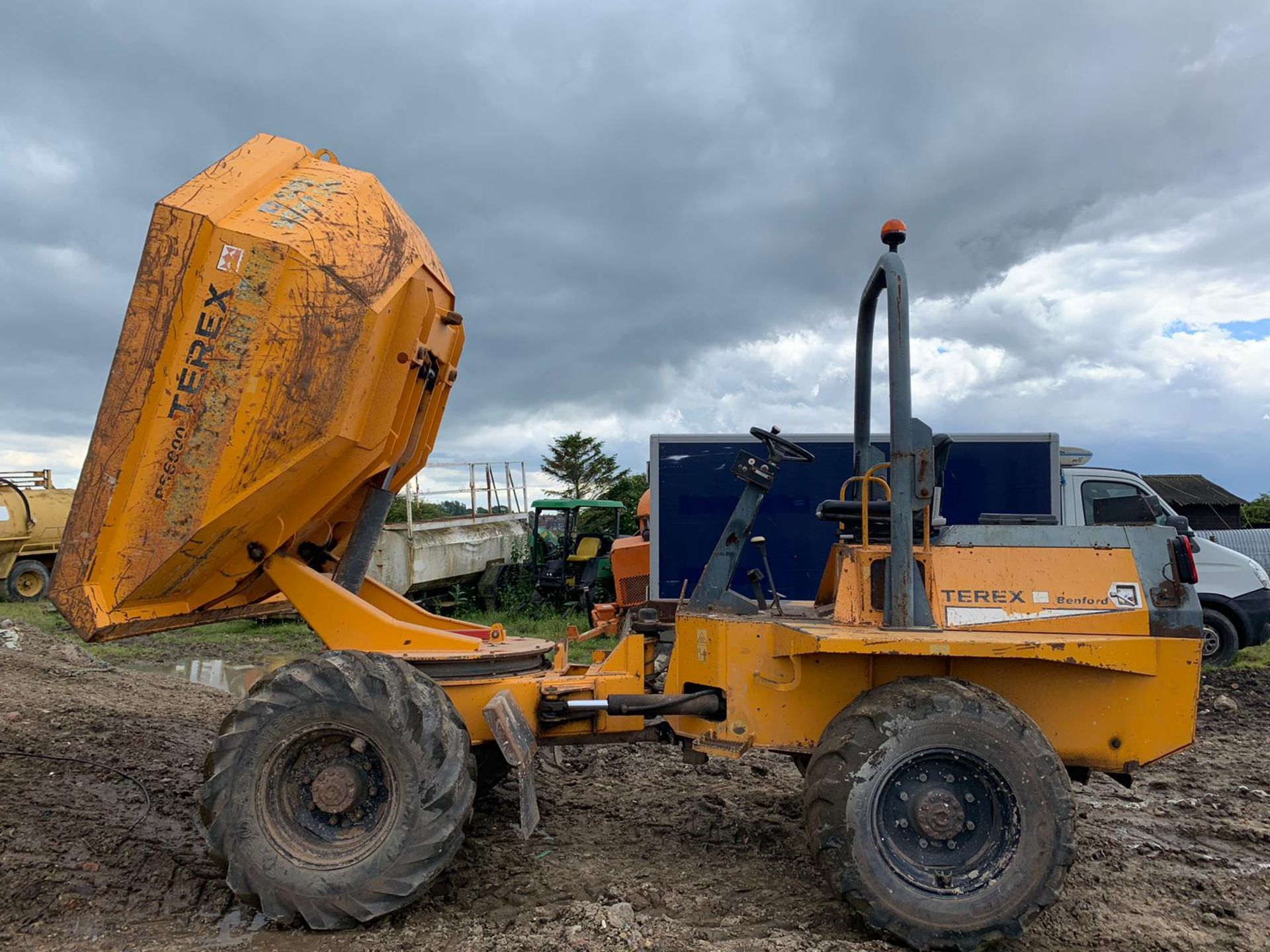 2005 BENFORD TEREX PS6000 6 TONNE SWIVEL DUMPER, RUNS WORKS AND TIPS *PLUS VAT* - Image 3 of 11