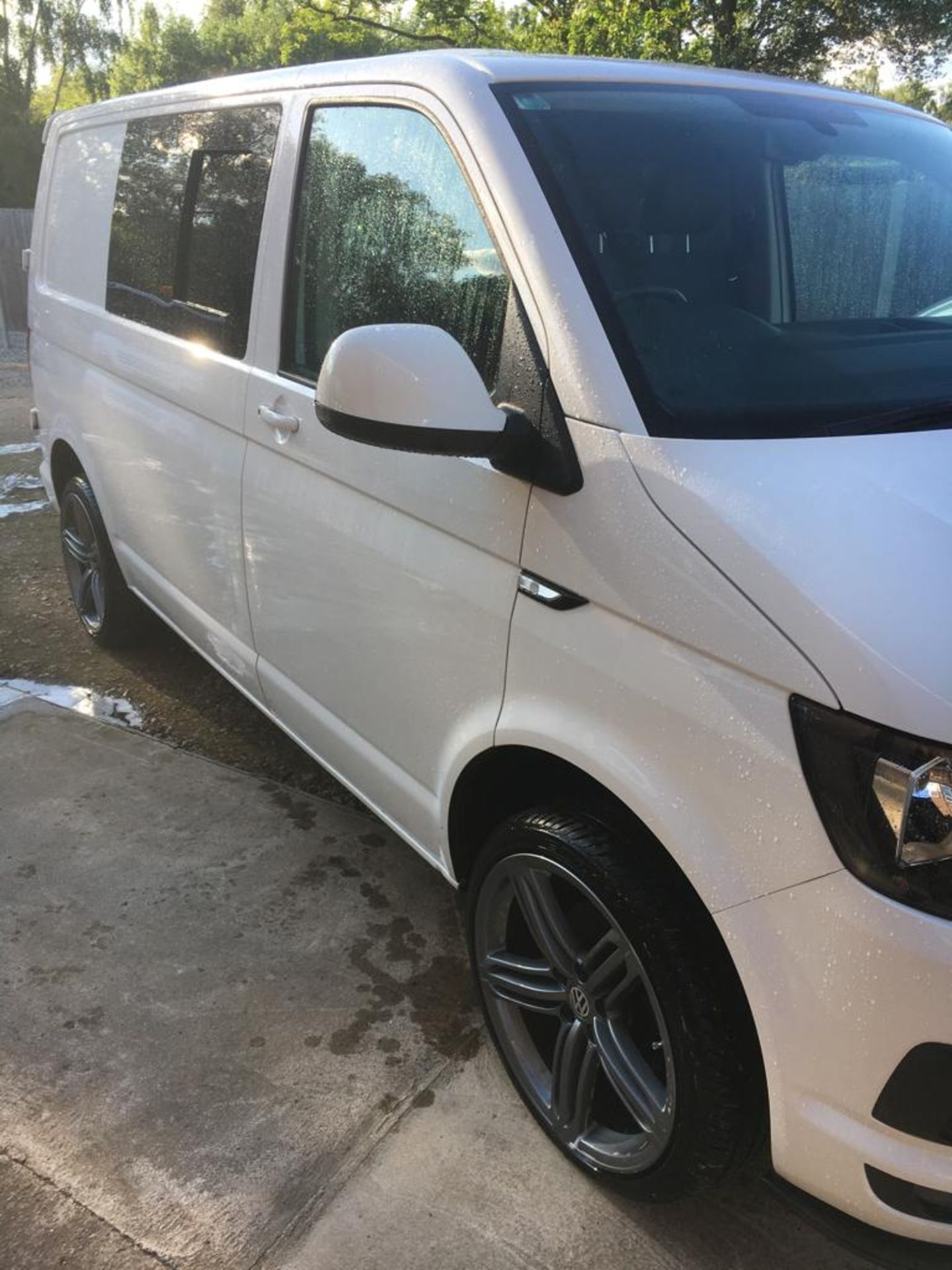 ONLY 7K MILES! 2015/65 REG VOLKSWAGEN TRANSPORTER T28 HIGH LINE BLUE-MOTION TDI 2.0 DIESEL *NO VAT* - Image 2 of 24