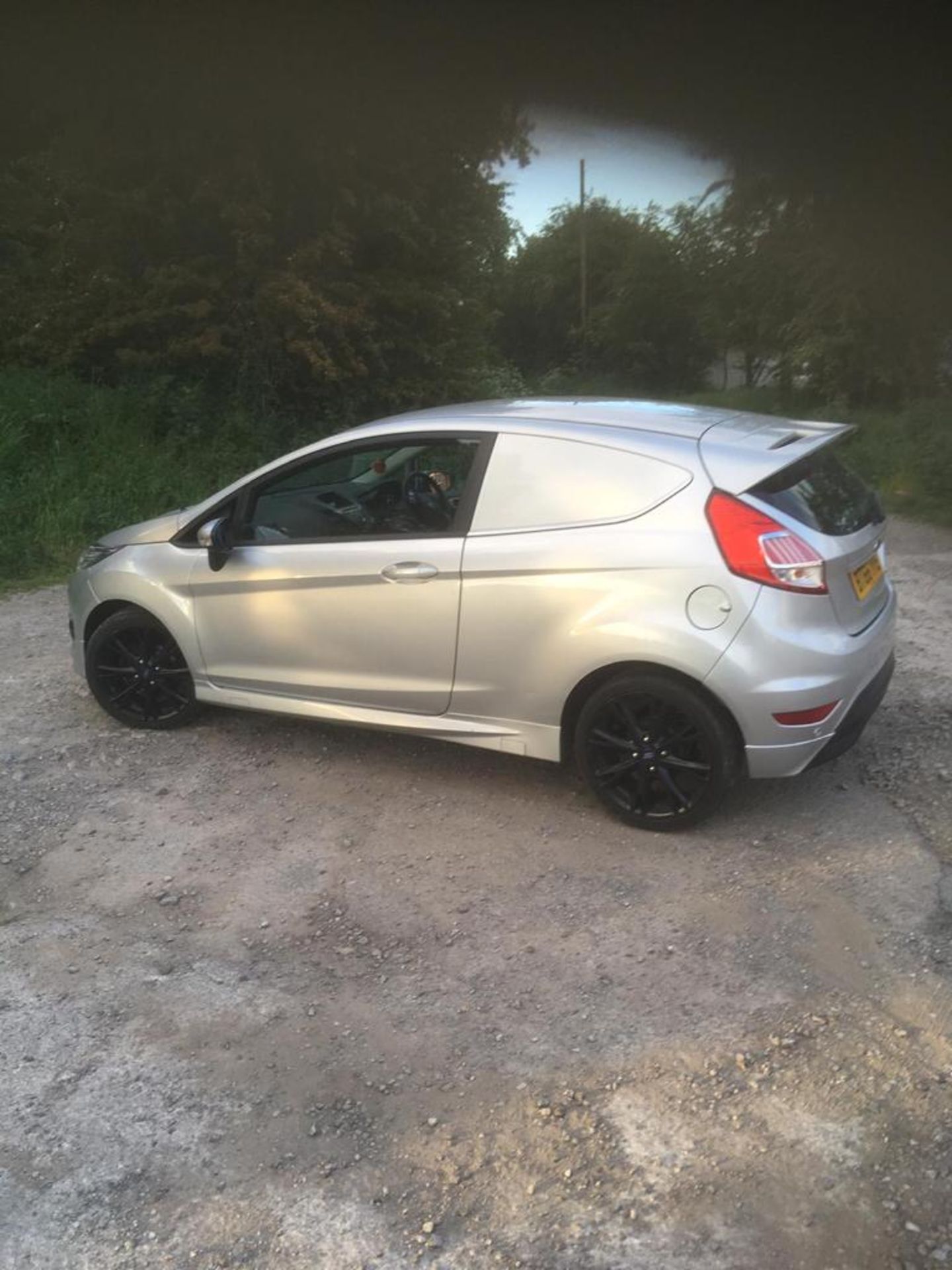 2017/66 REG FORD FIESTA TDCI 1.5 DIESEL SILVER CAR / VAN, SHOWING 0 FORMER KEEPERS *NO VAT* - Image 4 of 5