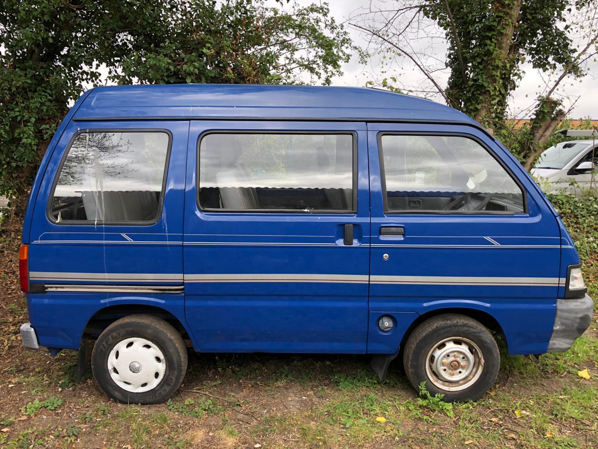 2008/57 REG PIAGGIO PORTER 1.3 PETROL/LPG VAN WITH SIDE WINDOWS, SHOWING 1 FORMER KEEPER *NO VAT* - Image 3 of 8