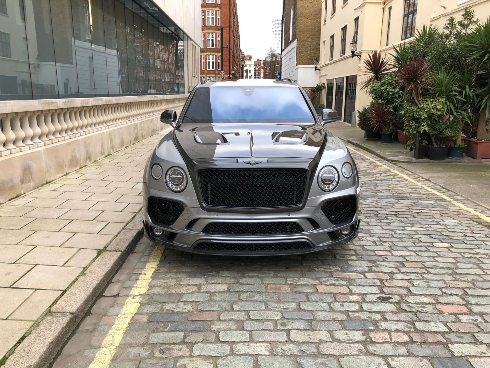 5% BP! BENTLEY BENTAYGA MANSORY EDITION 2017 LEFT HAND DRIVE LHD *NO VAT* £400k new!! ONE OF ONE! - Image 2 of 13