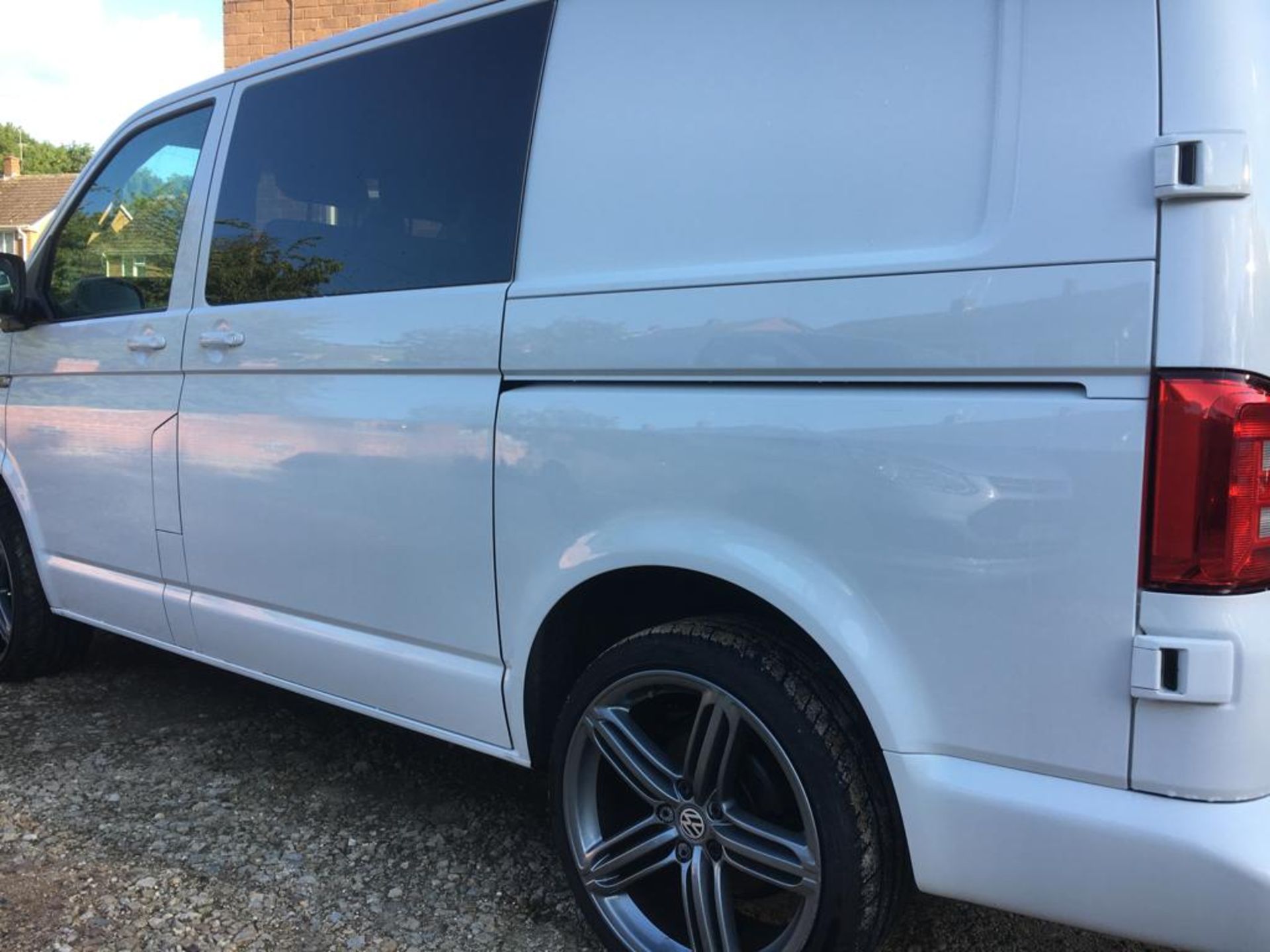 ONLY 7K MILES! 2015/65 REG VOLKSWAGEN TRANSPORTER T28 HIGH LINE BLUE-MOTION TDI 2.0 DIESEL *NO VAT* - Image 7 of 24