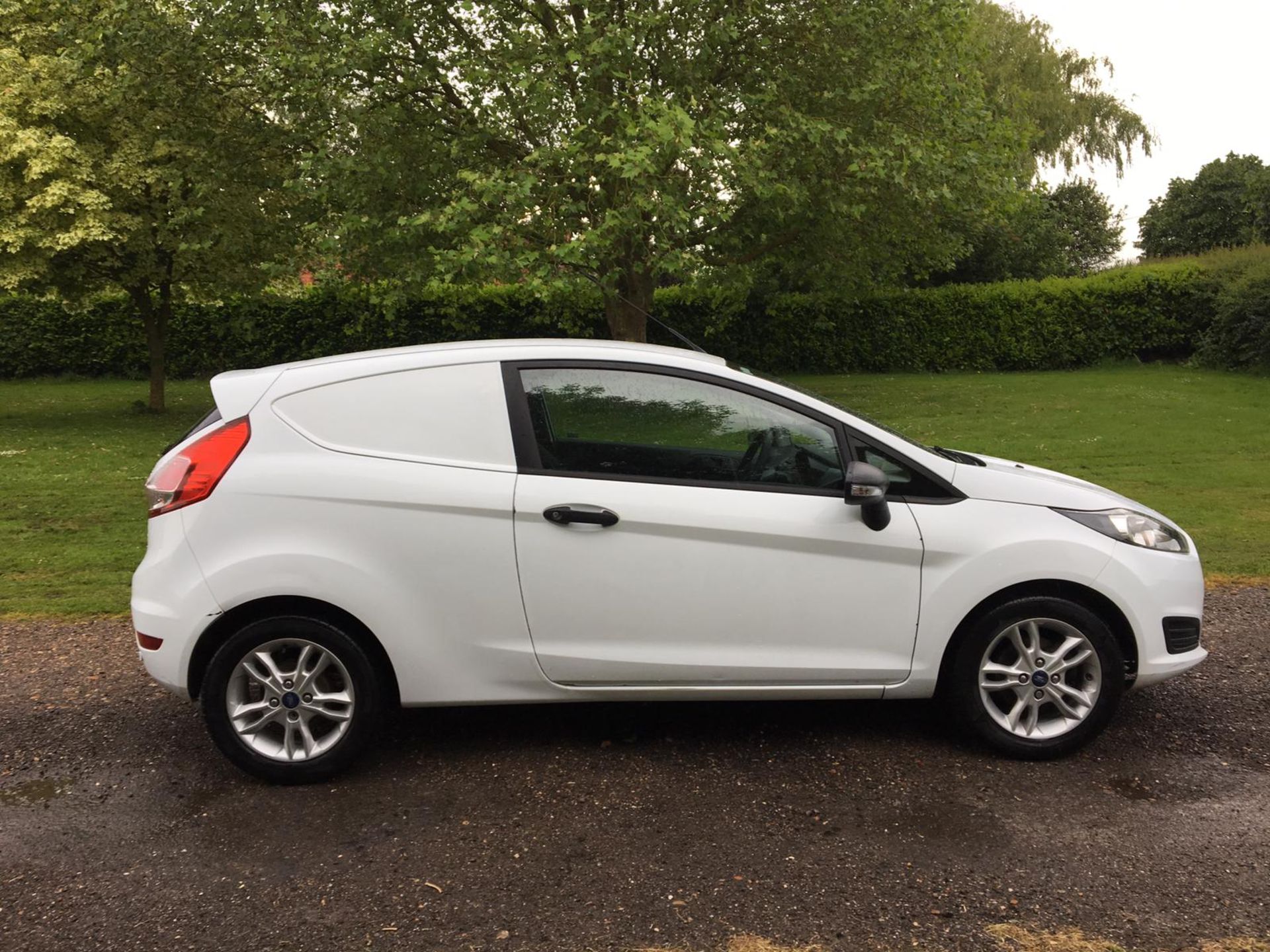 2013/63 REG FORD FIESTA ECONETIC TECH TDCI 1.6 DIESEL CAR / VAN, SHOWING 0 FORMER KEEPERS *PLUS VAT* - Image 9 of 15