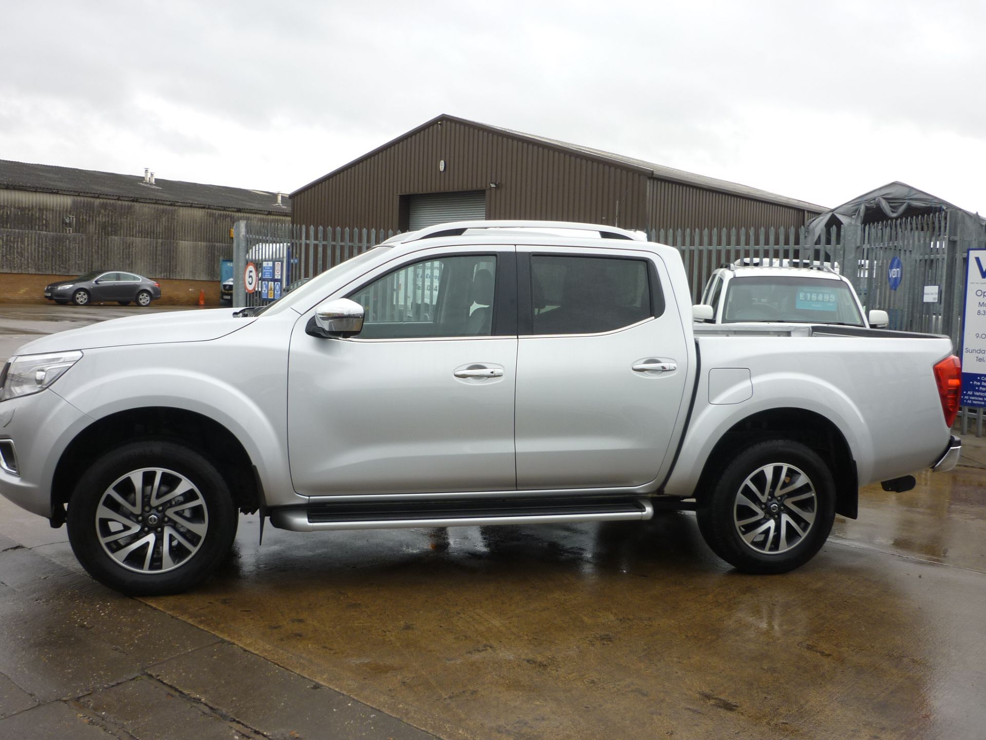 2017/67 REG NISSAN NAVARA TEKNA DCI AUTO 2.3 DIESEL 4X4 PICK-UP, SHOWING 1 FORMER KEEPER