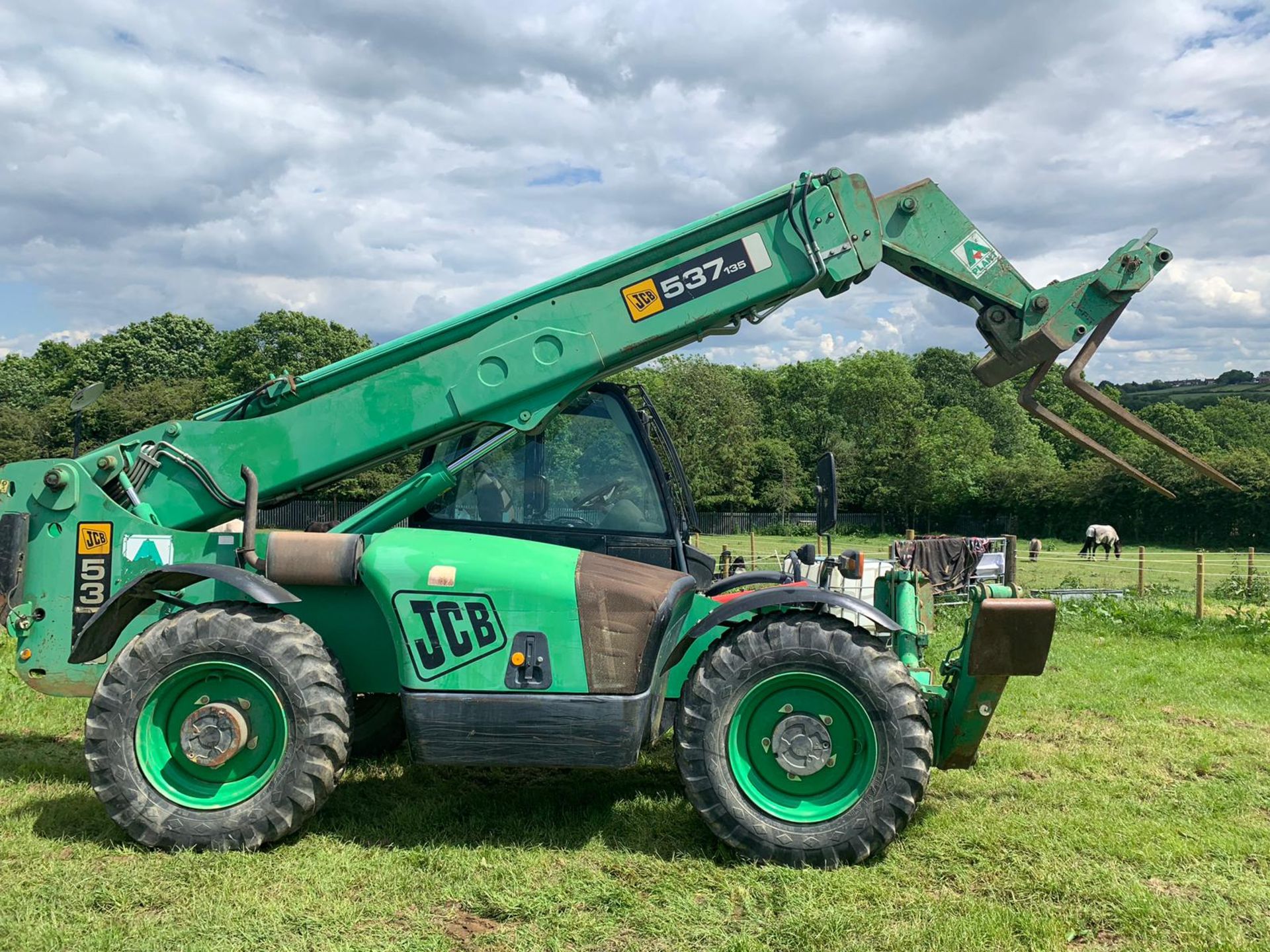 2003 JCB 537-135 LOADALL GREEN TELESCOPIC HANDLER WITH PALLET FORKS *PLUS VAT*