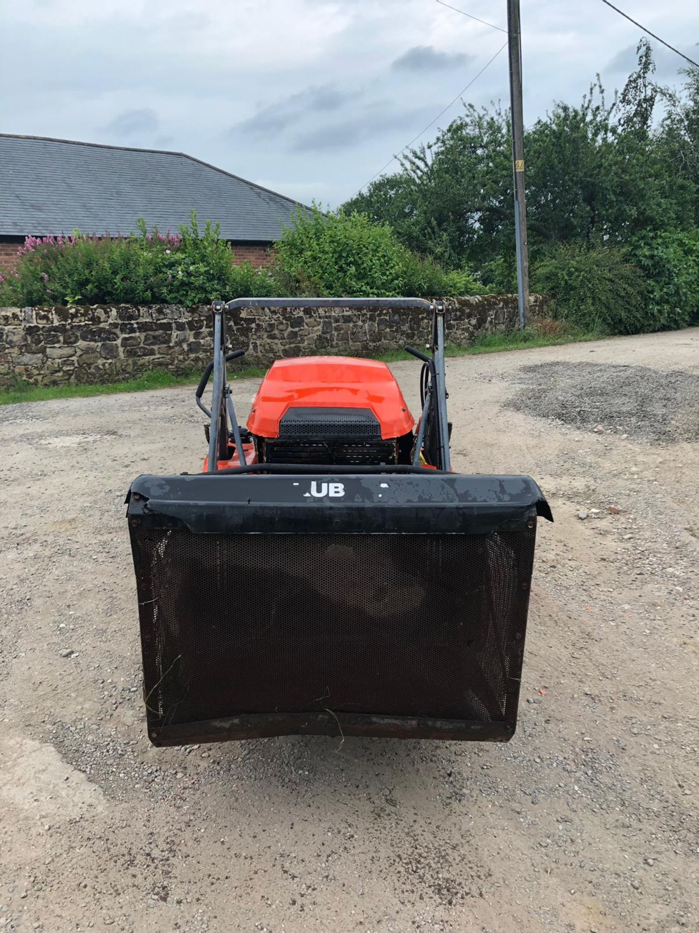 KUBOTA GZD 21 ZERO TURN RIDE ON LAWN MOWER, RUNS WORKS AND CUTS *NO VAT* - Image 4 of 6