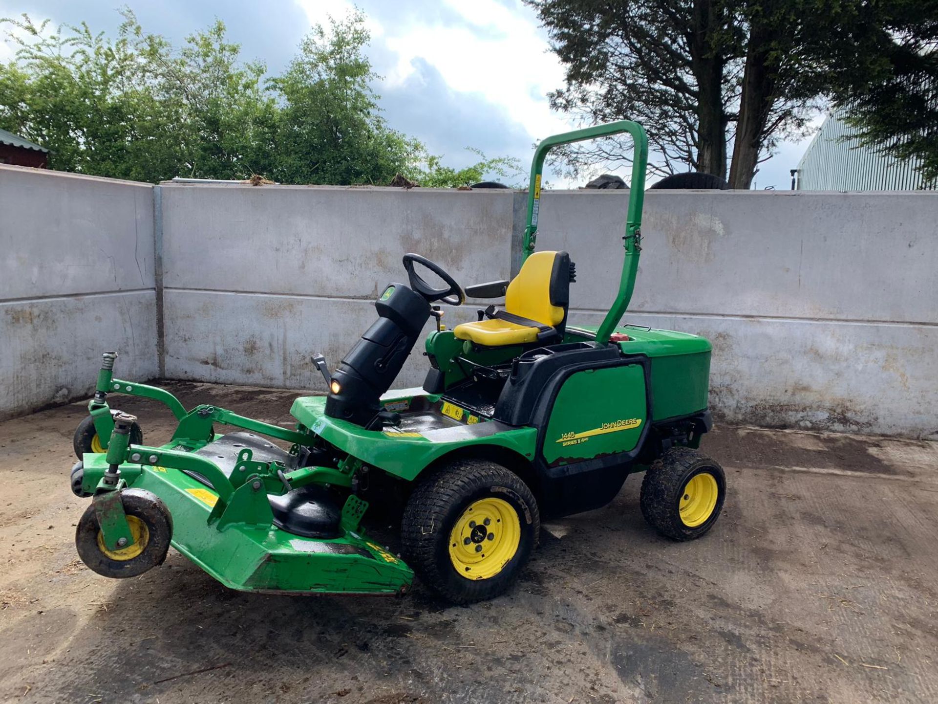 2012/12 REG JOHN DEERE 1445 SERIES II 4WD DIESEL RIDE ON LAWN MOWER *PLUS VAT* - Image 8 of 16