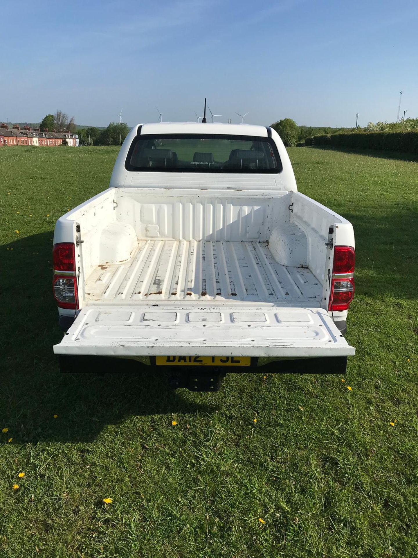 2012/12 REG TOYOTA HILUX HL2 D-4D 4X4 DOUBLE CAB PICK-UP 2.5 DIESEL, SHOWING 0 FORMER KEEPERS - Image 5 of 8