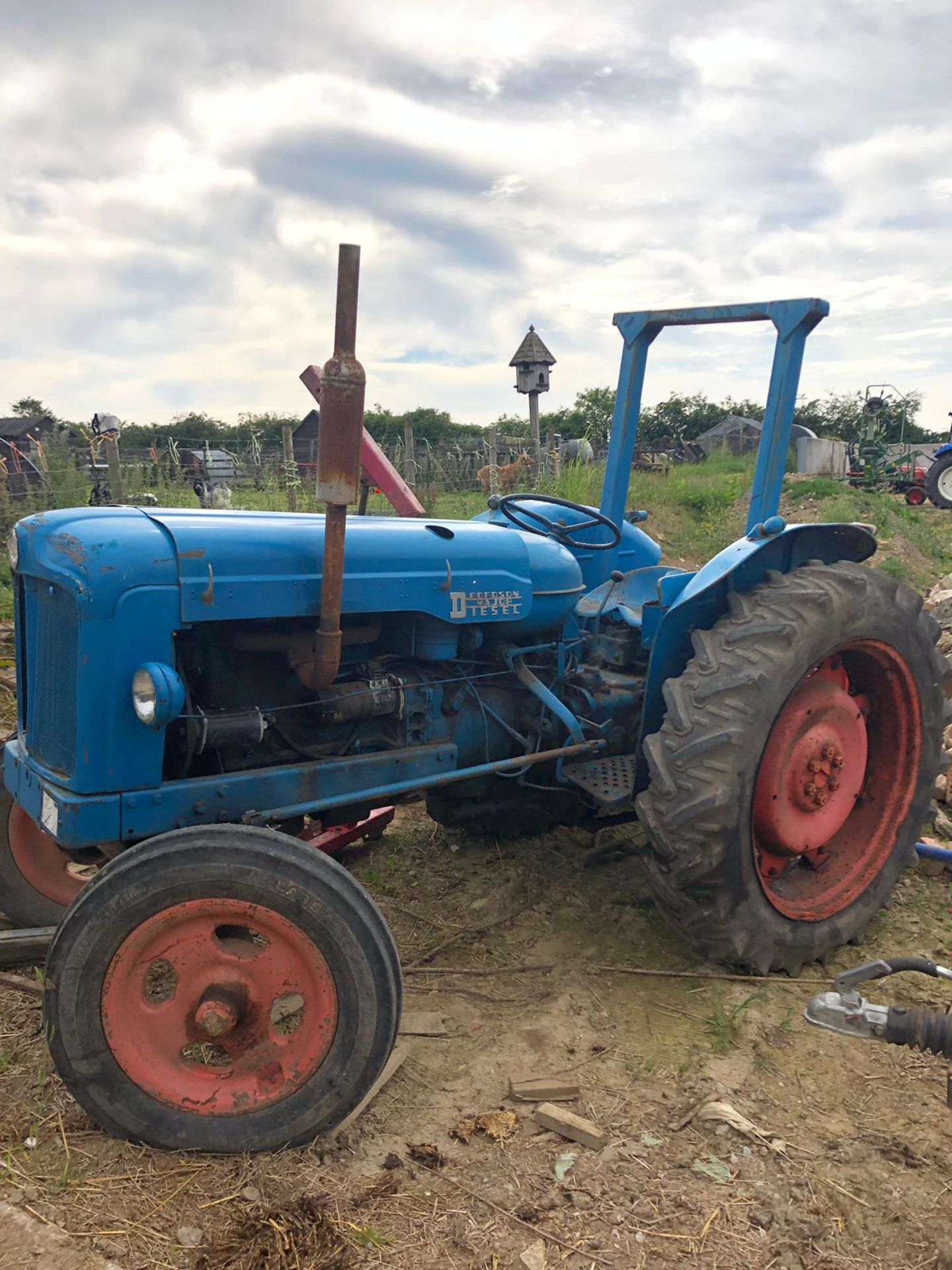 FORDSON MAJOR DIESEL TRACTOR, HAS BEEN STOOD FOR A FEW YEARS *PLUS VAT* - Image 2 of 5
