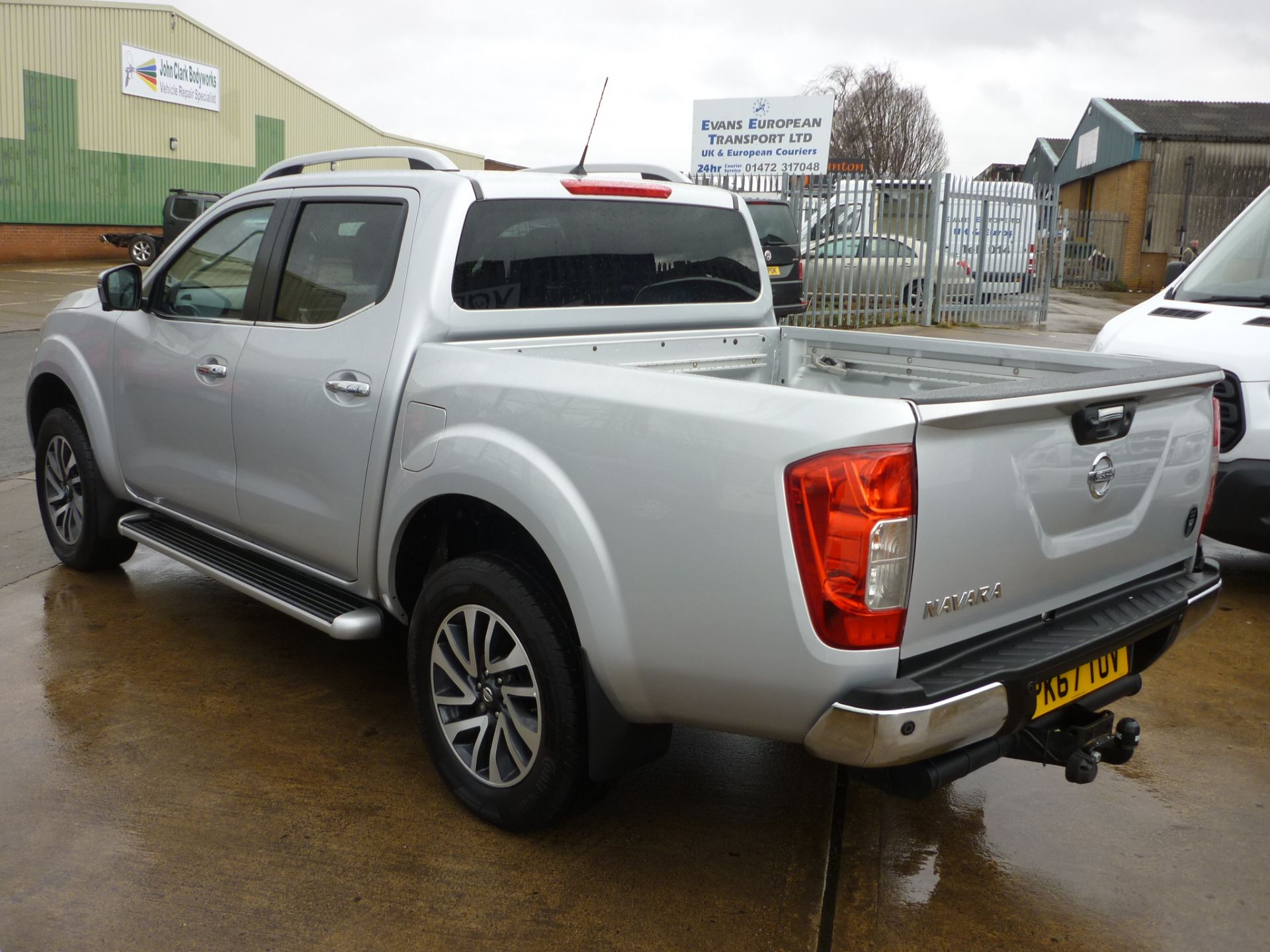 2017/67 REG NISSAN NAVARA TEKNA DCI AUTO 2.3 DIESEL 4X4 PICK-UP, SHOWING 1 FORMER KEEPER - Image 2 of 8