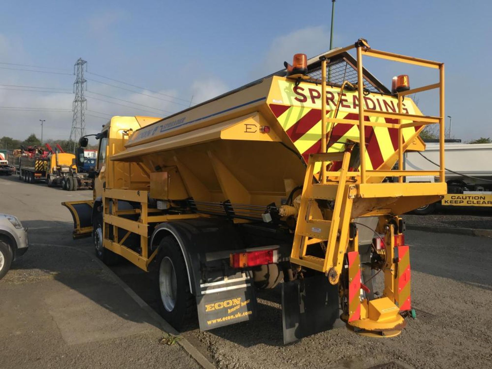 2005/05 REG DAF TRUCKS FA LF55.220 18 TON ECON BODY GRITTER WITH SNOW PLOUGH, EX COUNCIL *PLUS VAT* - Image 3 of 17