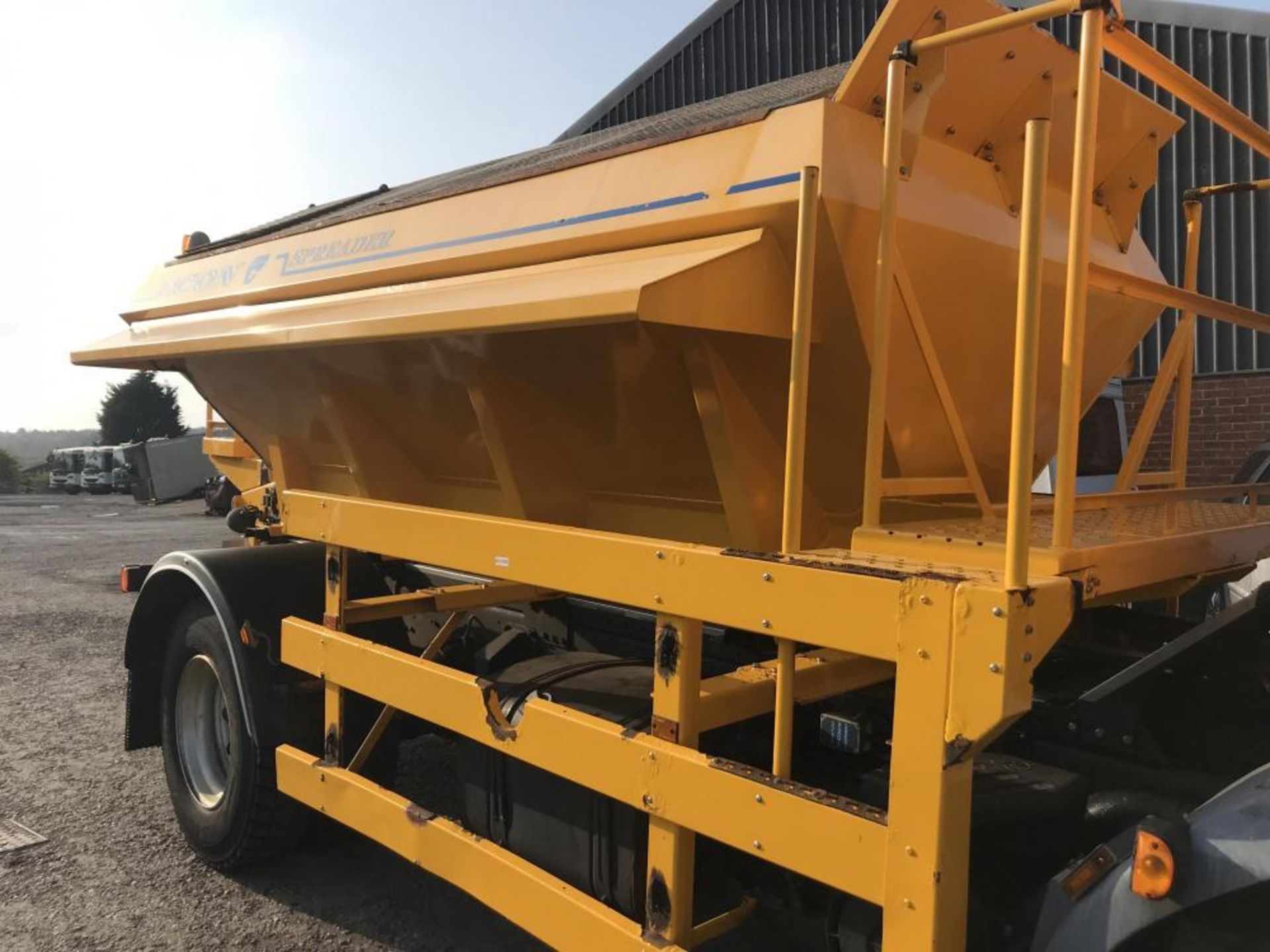 2005/05 REG DAF TRUCKS FA LF55.220 18 TON ECON BODY GRITTER WITH SNOW PLOUGH, EX COUNCIL *PLUS VAT* - Image 8 of 17