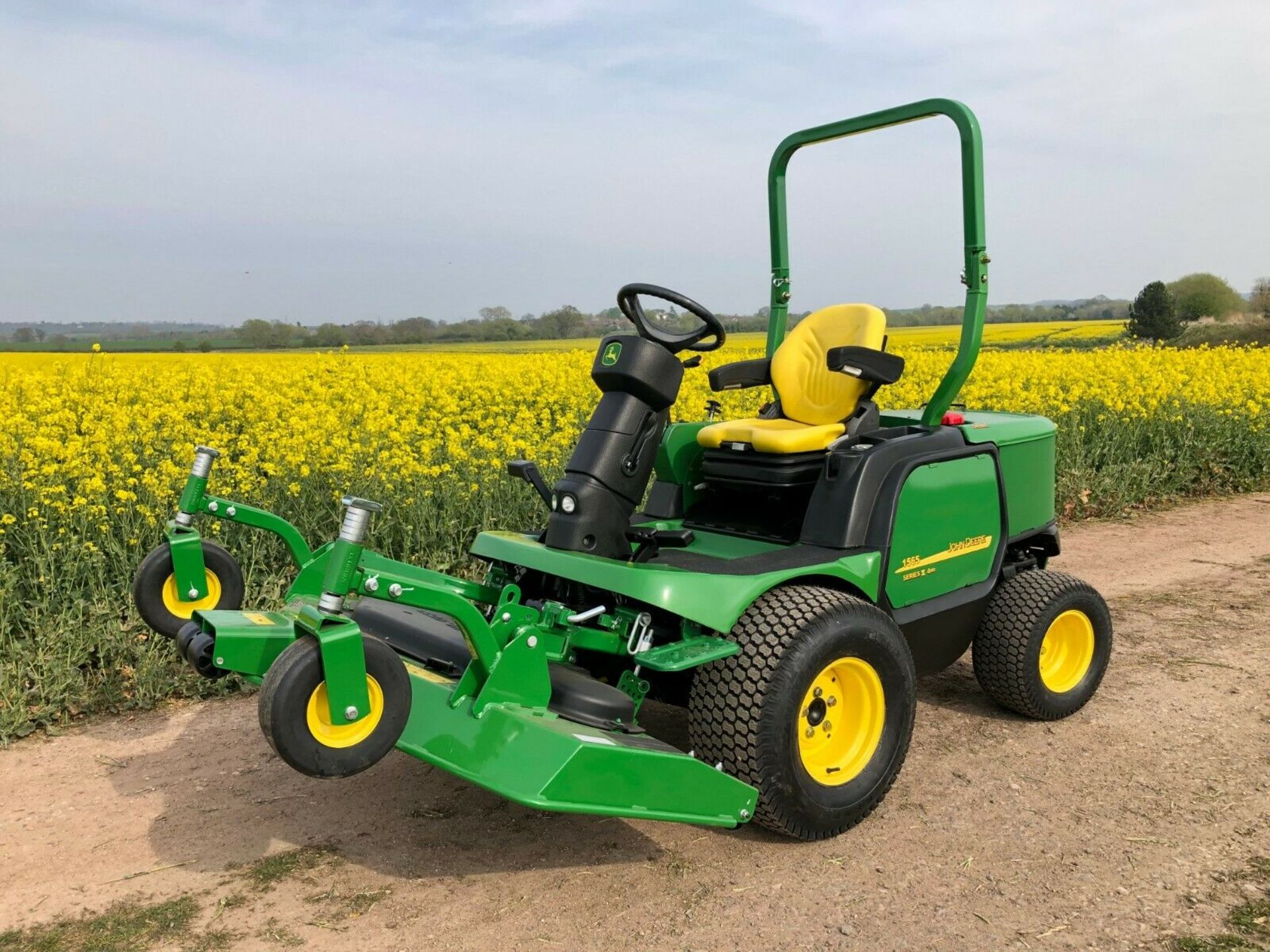 JOHN DEERE 1565 UPFRONT ROTARY MOWER,4x4, BRAND NEW 62" FASTBACK DECK, 1266 HOURS,12 REG, 37HP - Image 3 of 9