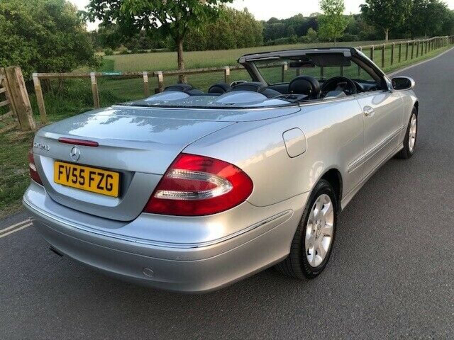 2005/55 REG MERCEDES CLK 240 ELEGANCE 2.6 AUTO PETROL CONVERTIBLE, SHOWING 0 FORMER KEEPERS *NO VAT* - Image 6 of 9