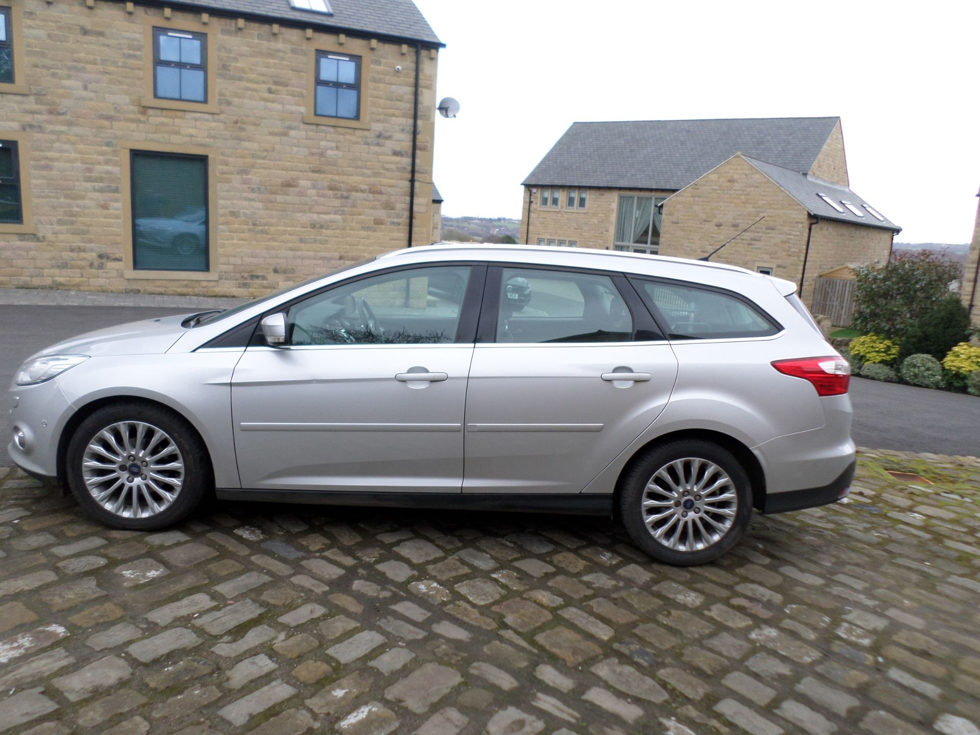 2011/61 REG FORD FOCUS TITANIUM X TDCI 1.6 DIESEL ESTATE, SHOWING 1 FORMER KEEPER *NO VAT* - Image 4 of 16