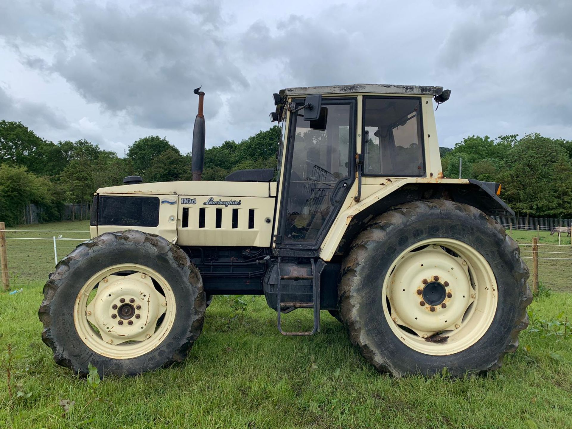 LAMBORGHINI 1106 TRACTOR *PLUS VAT* - Image 3 of 13