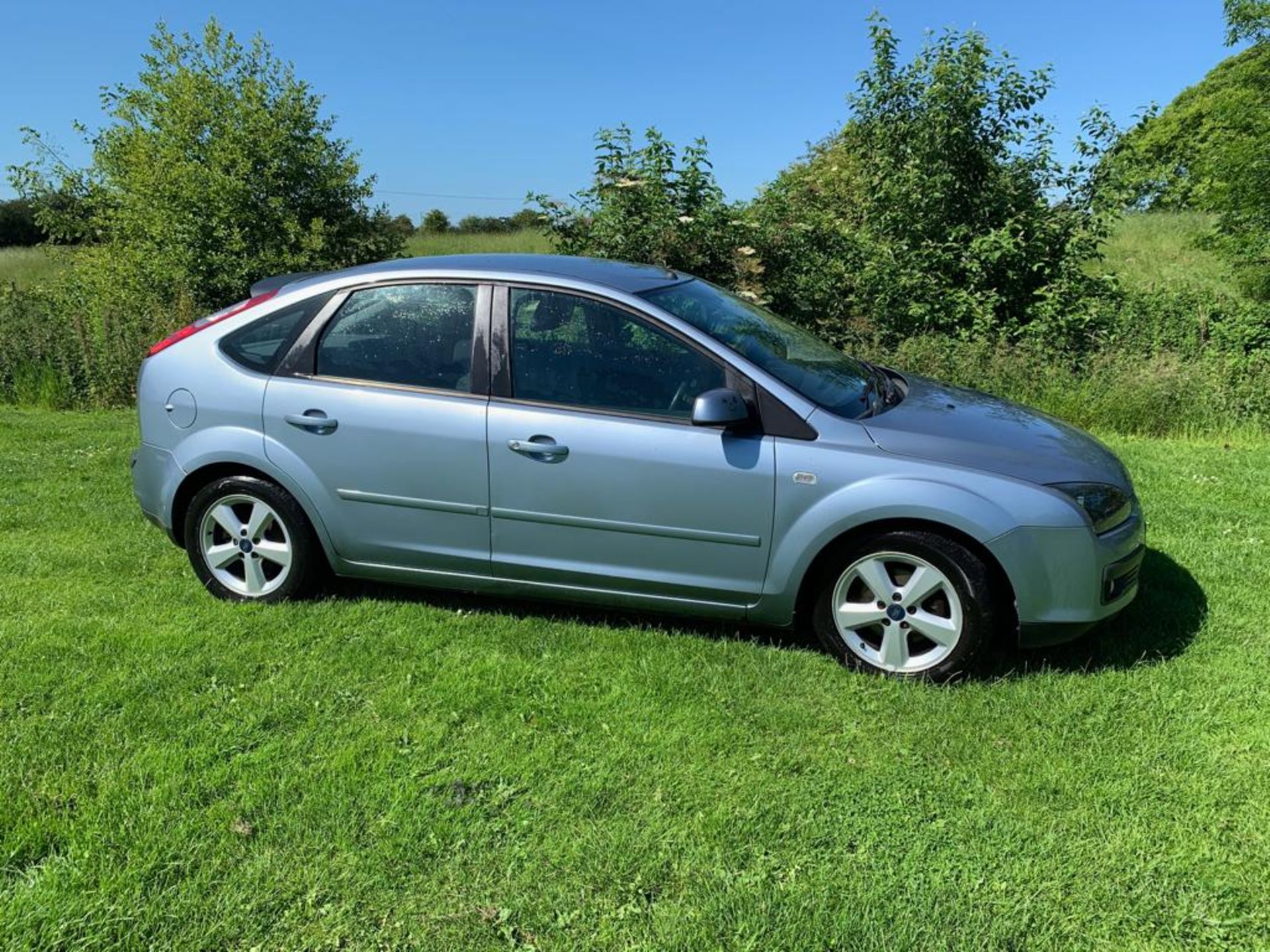 2007/07 REG FORD FOCUS ZETEC CLIMATE PACK 1.6 TDCI 5DR HATCHBACK 110 EURO 4 BLUE *NO VAT* - Bild 2 aus 18