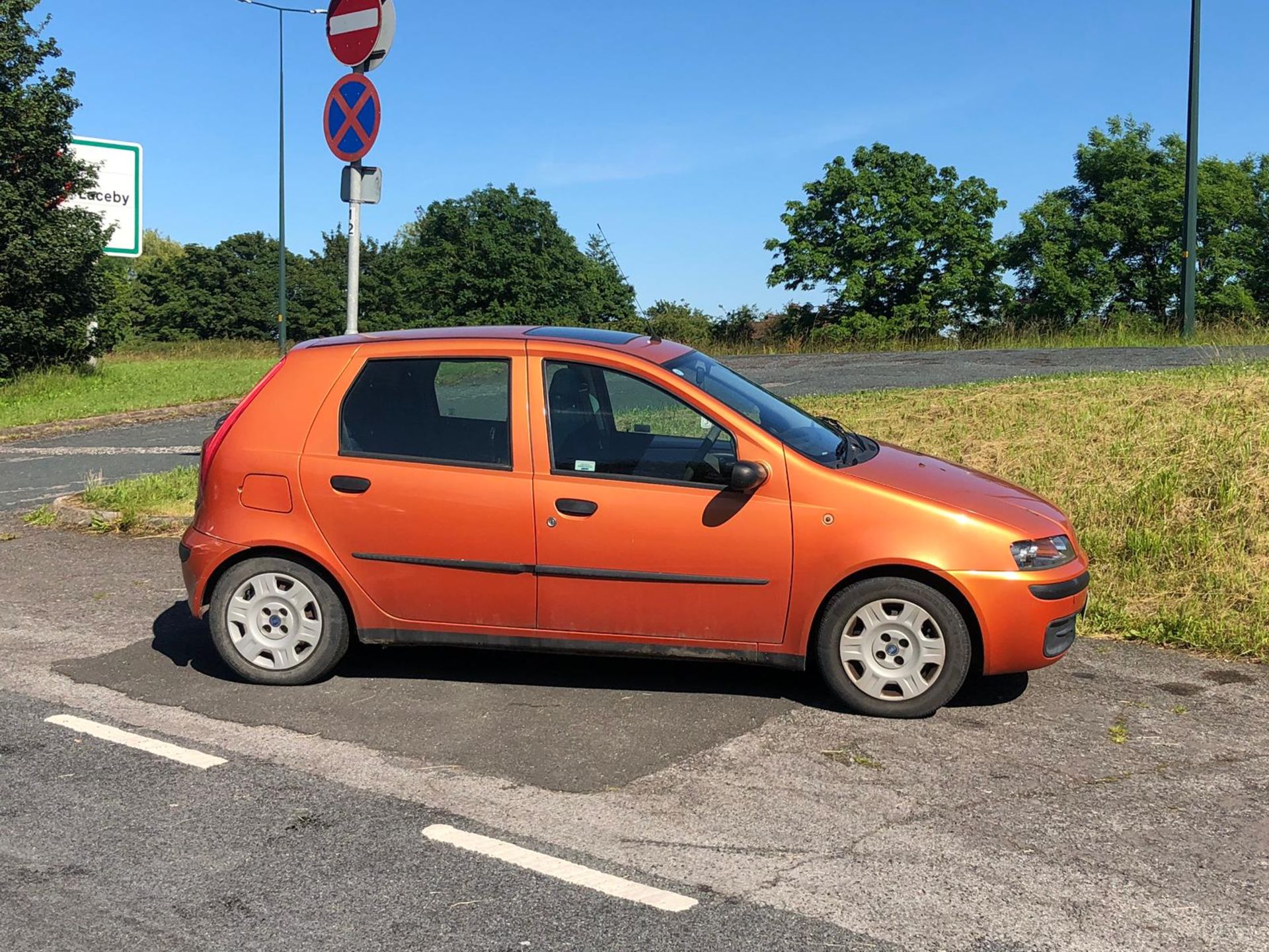 2001/Y REG FIAT PUNTO ELX 8V 1.25 PETROL 5DR HATCHBACK - NO RESERVE *NO VAT* - Image 2 of 7