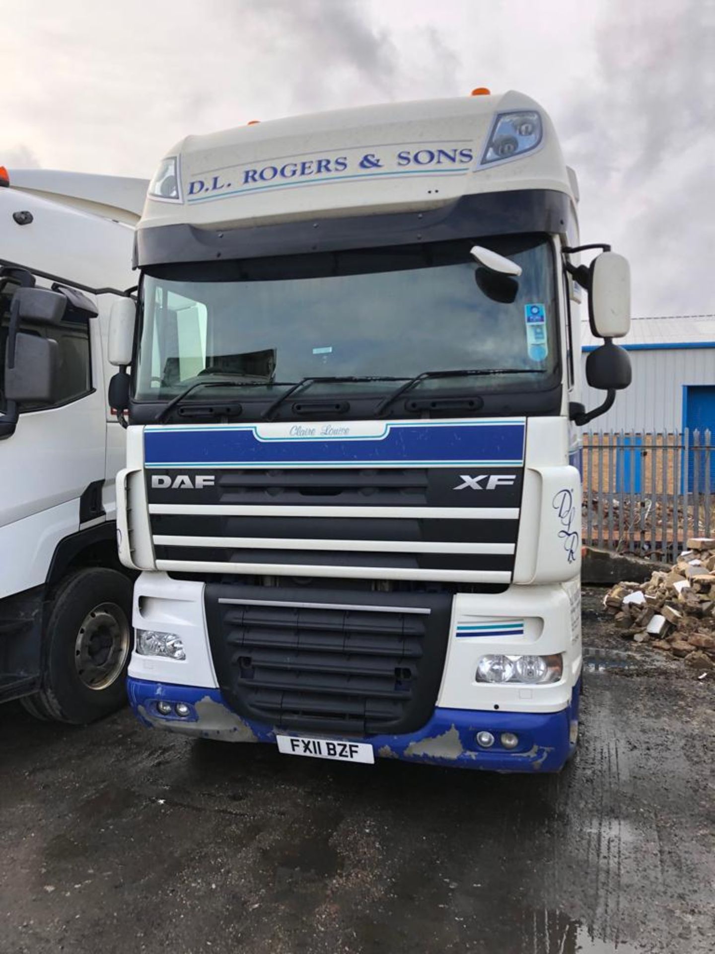 2011/11 REG DAF XF105.460 SLEEPER CAB HEAVY HAULAGE TRUCK DIESEL SHOWING 0 FORMER KEEPERS *PLUS VAT* - Image 2 of 9