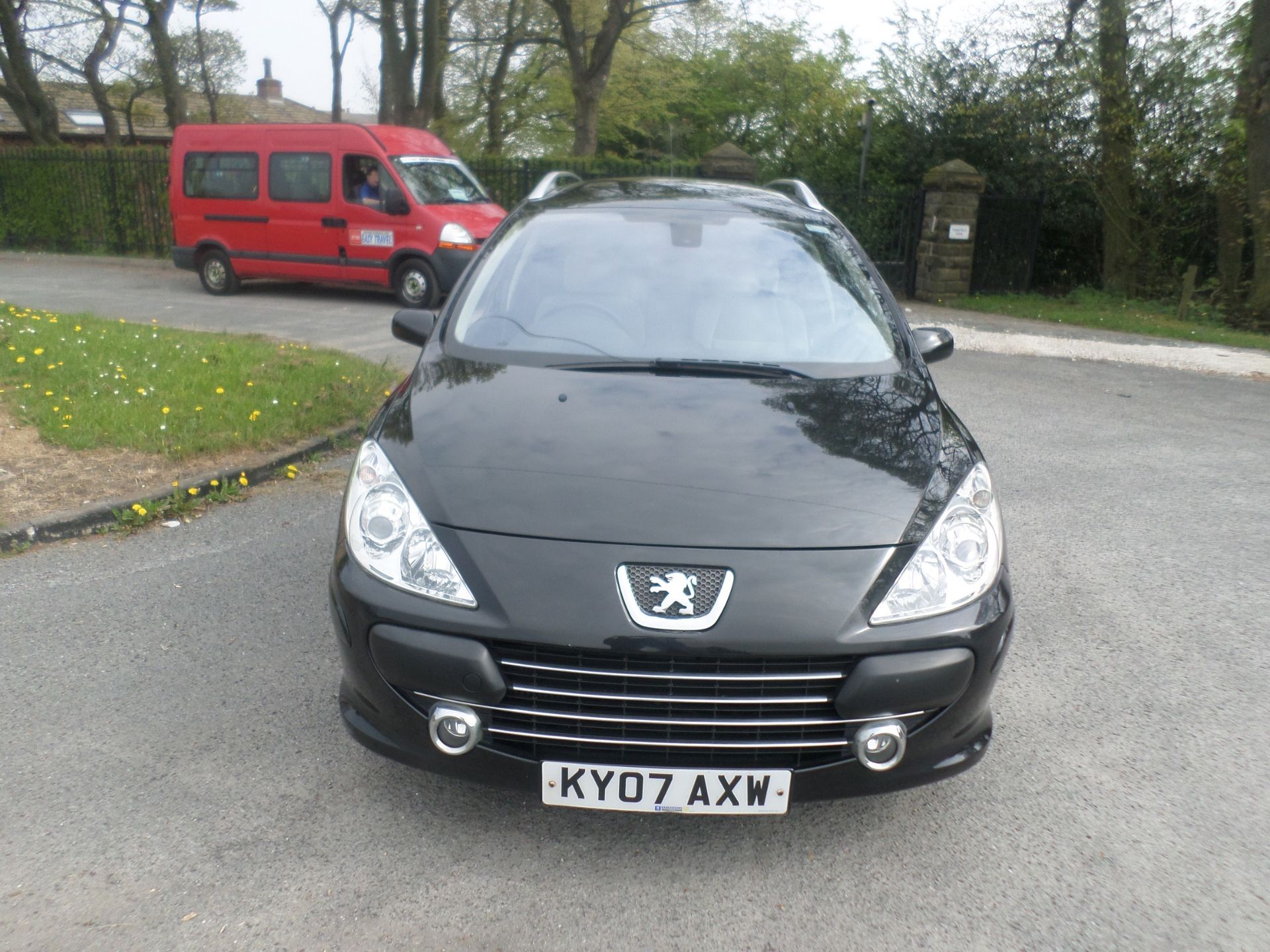 2007/07 REG PEUGEOT 307 SW SE HDI 110 BLACK 1.6 DIESEL ESTATE, SHOWING 1 FORMER KEEPER *NO VAT* - Image 2 of 17