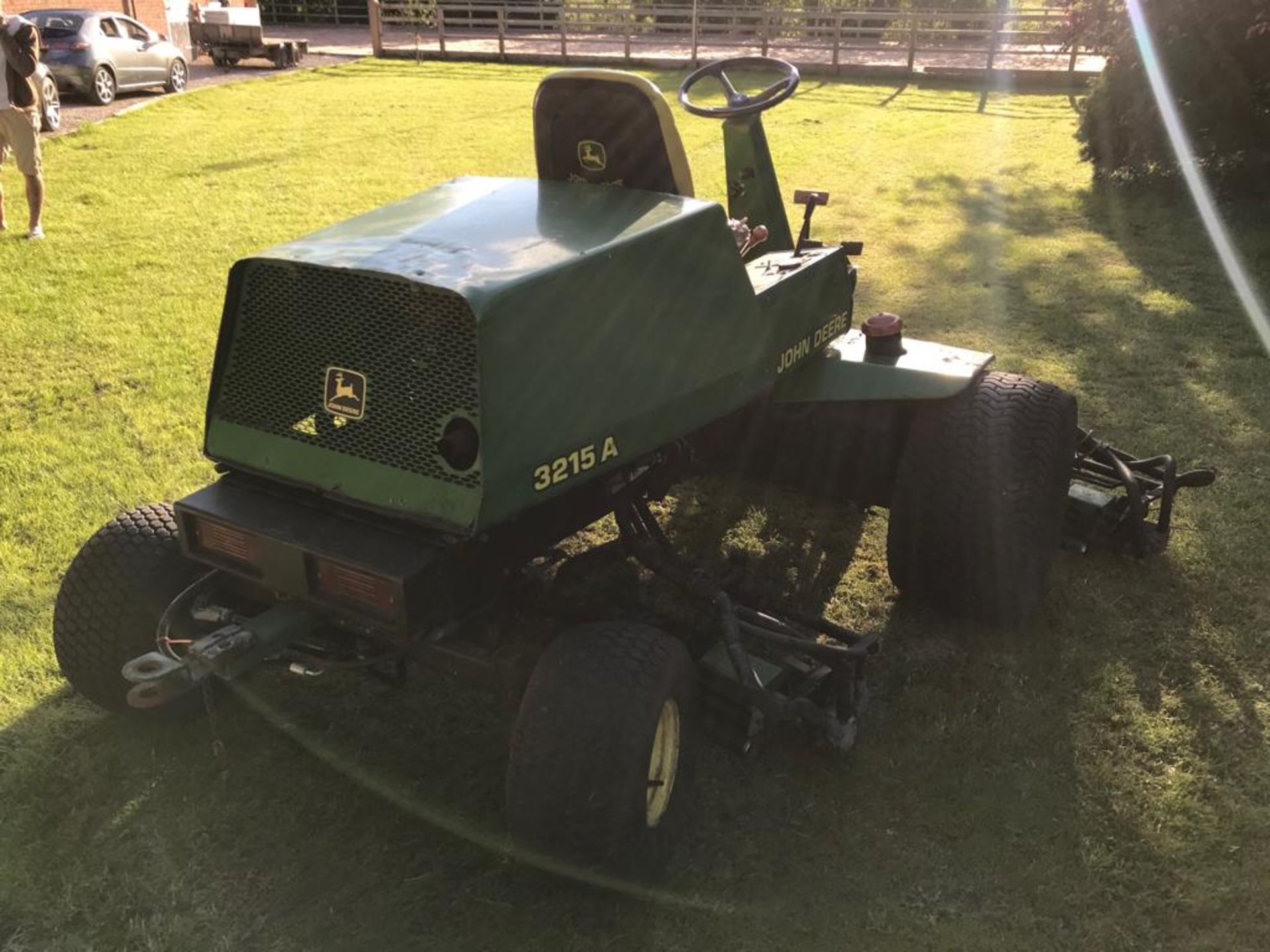 JOHN DEERE 3215A REAR LIFT 5 CYLINDER DIESEL FAIRWAY MOWER, SHOWING 2875 HOURS *NO VAT* - Image 5 of 9