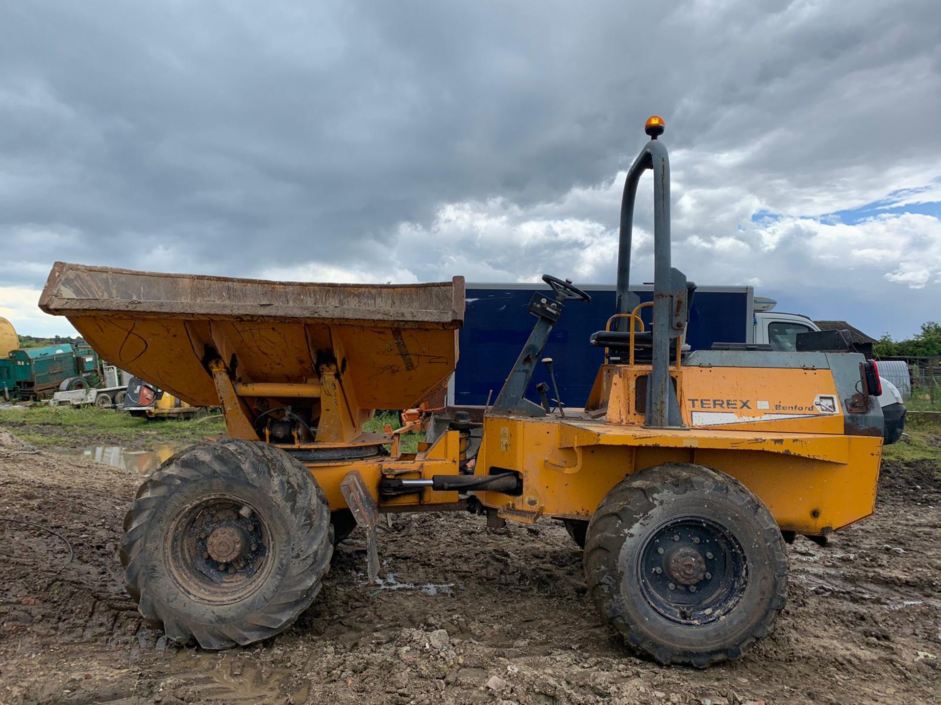 2005 BENFORD TEREX PS6000 6 TONNE SWIVEL DUMPER, RUNS WORKS AND TIPS *PLUS VAT* - Image 4 of 11