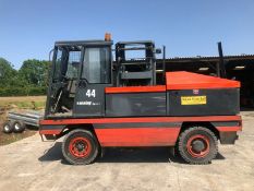 LINDE S60 SIDE LOADER FORKLIFT. 6 TON LIFT, FREE LIFT, YEAR 2000, FULL CAB, 4519 HOURS *PLUS VAT*