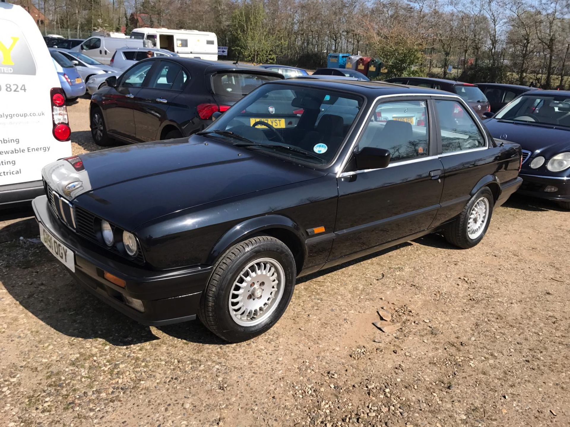 1989/G REG BMW 320I BLACK 2.0 PETROL 2 DOOR SALOON, SHOWING 3 FORMER KEEPERS *NO VAT*