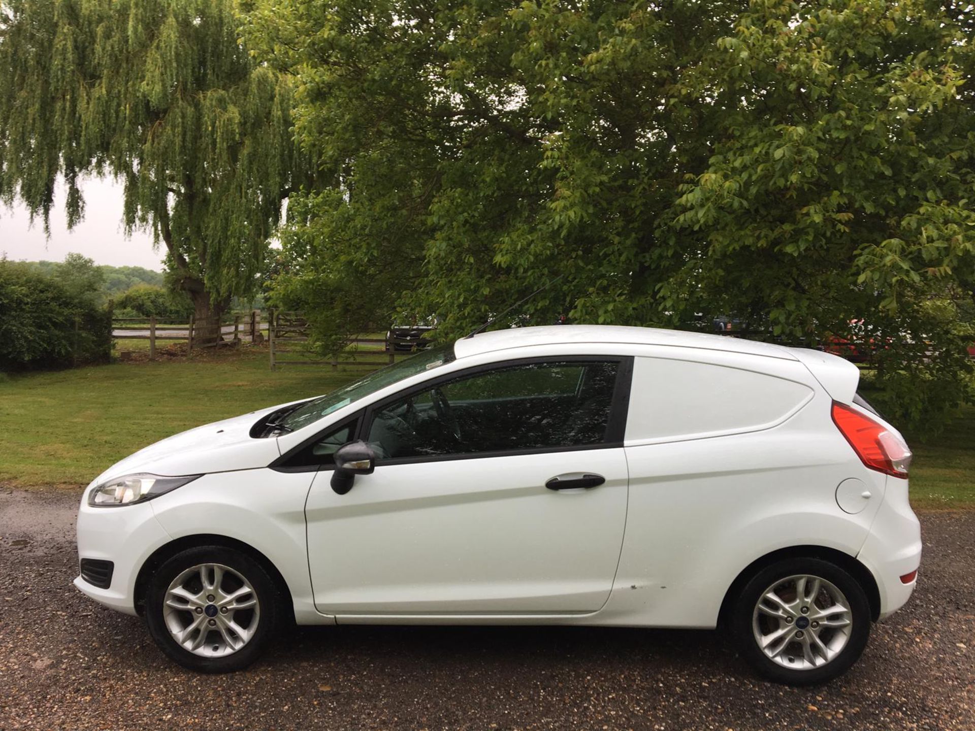 2013/63 REG FORD FIESTA ECONETIC TECH TDCI 1.6 DIESEL CAR / VAN, SHOWING 0 FORMER KEEPERS *PLUS VAT* - Image 5 of 15