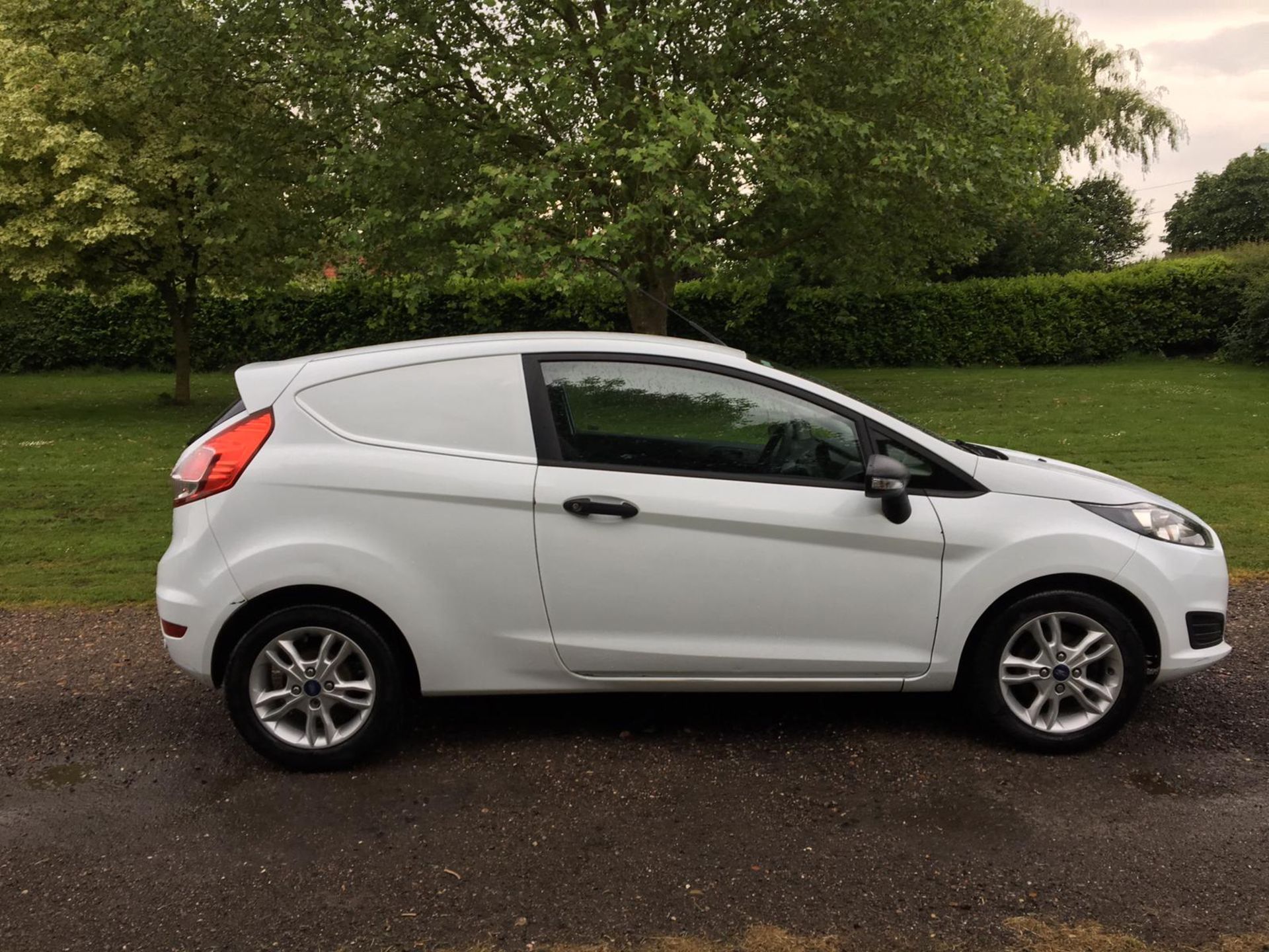 2013/63 REG FORD FIESTA ECONETIC TECH TDCI 1.6 DIESEL CAR / VAN, SHOWING 0 FORMER KEEPERS *PLUS VAT* - Image 10 of 15