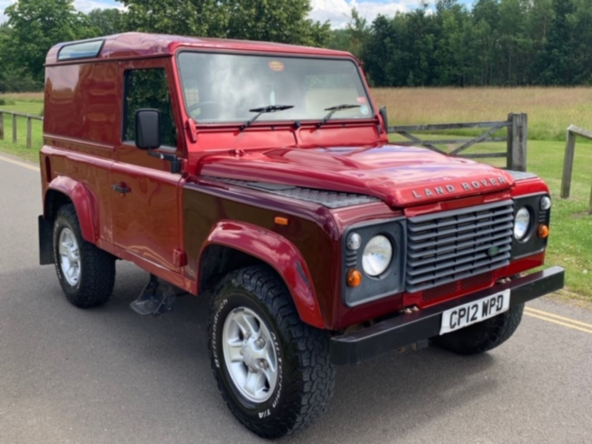 2012/12 REG LAND ROVER DEFENDER 90 HARD TOP TURBO DIESEL 2.2 RED LIGHT 4X4 UTILITY *NO VAT*