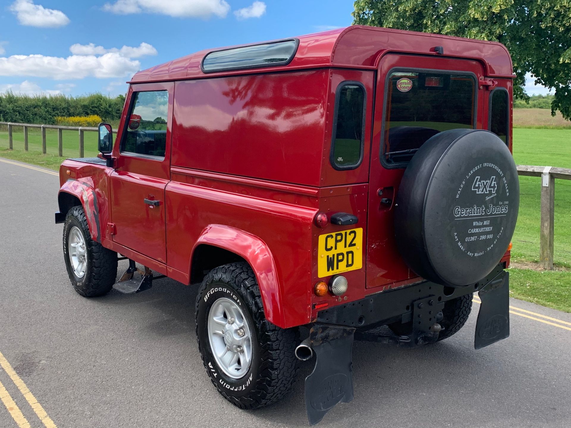 2012/12 REG LAND ROVER DEFENDER 90 HARD TOP TURBO DIESEL 2.2 RED LIGHT 4X4 UTILITY *NO VAT* - Image 5 of 12