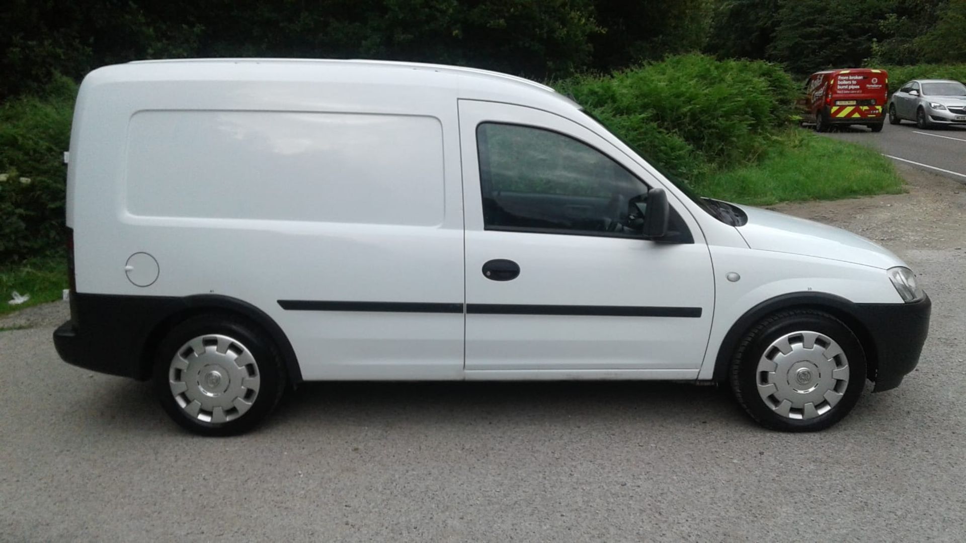 2009/09 REG VAUXHALL COMBO 2000 CDTI 1.25 WHITE DIESEL VAN, SHOWING 1 FORMER KEEPER *NO VAT* - Image 7 of 10