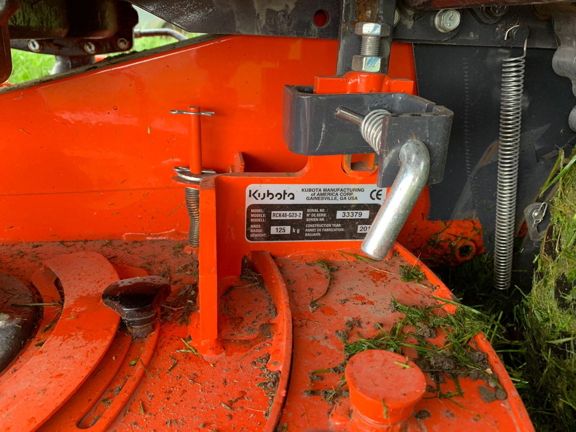 2015 KUBOTA G23-II TWIN CUT LAWN MOWER WITH ROLL BAR, HYDRAULIC TIP, LOW DUMP COLLECTOR *PLUS VAT* - Image 11 of 15