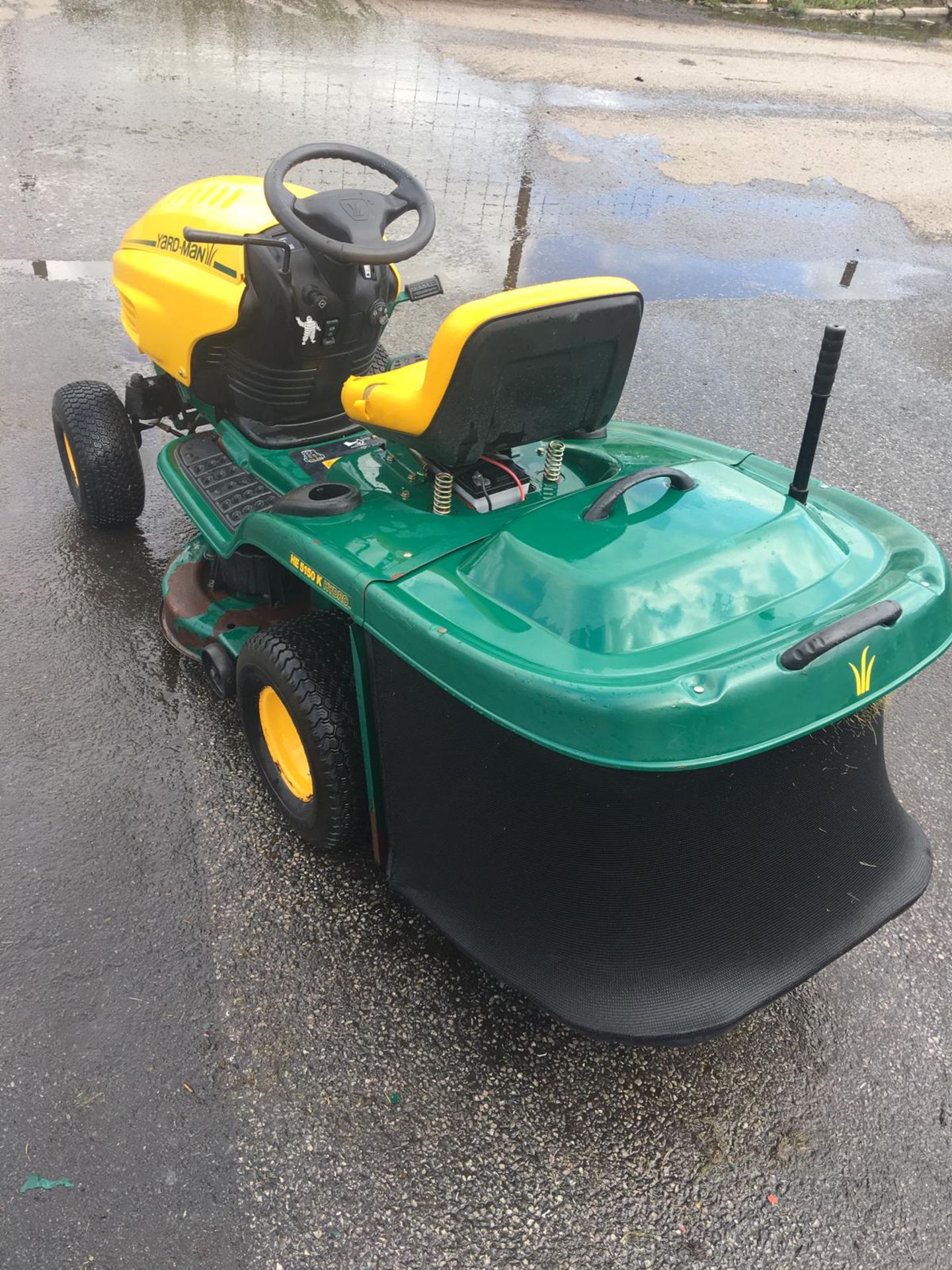 YARD-MAN HE5150K HYDRO RIDE ON LAWN MOWER GREEN / YELLOW *NO VAT* - Image 5 of 13