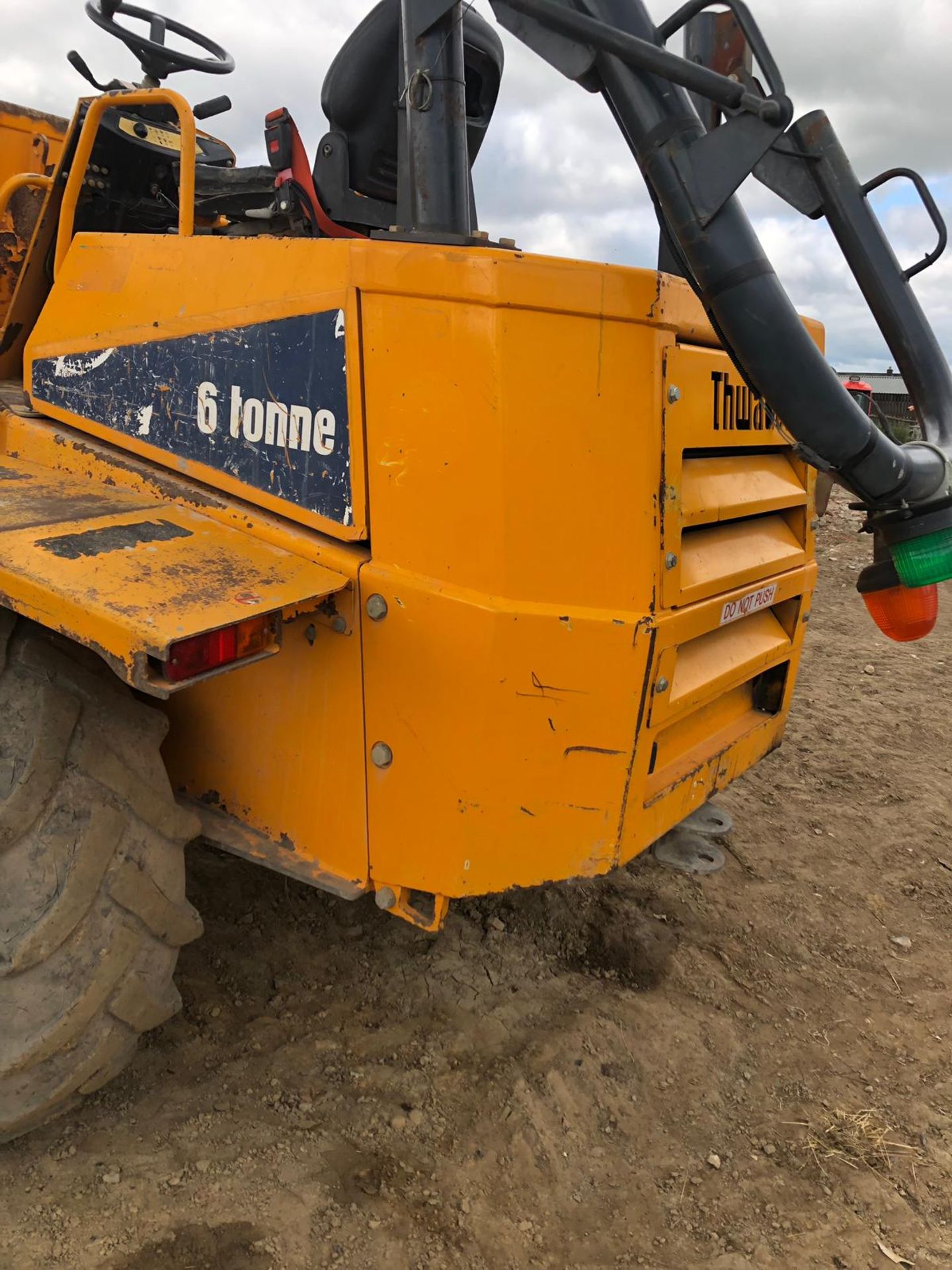 2013 THWAITES STRAIGHT TIP 6 TON DUMPER, SHOWING 1937 HOURS *PLUS VAT* - Image 4 of 8