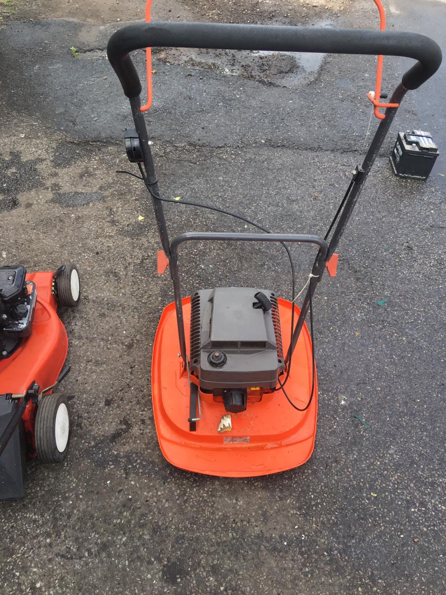 X2 WALK BEHIND SELF PROPELLED PUSH MOWERS - CASTLEGARDEN & FLYMO, NO RESERVE *NO VAT* - Image 2 of 7