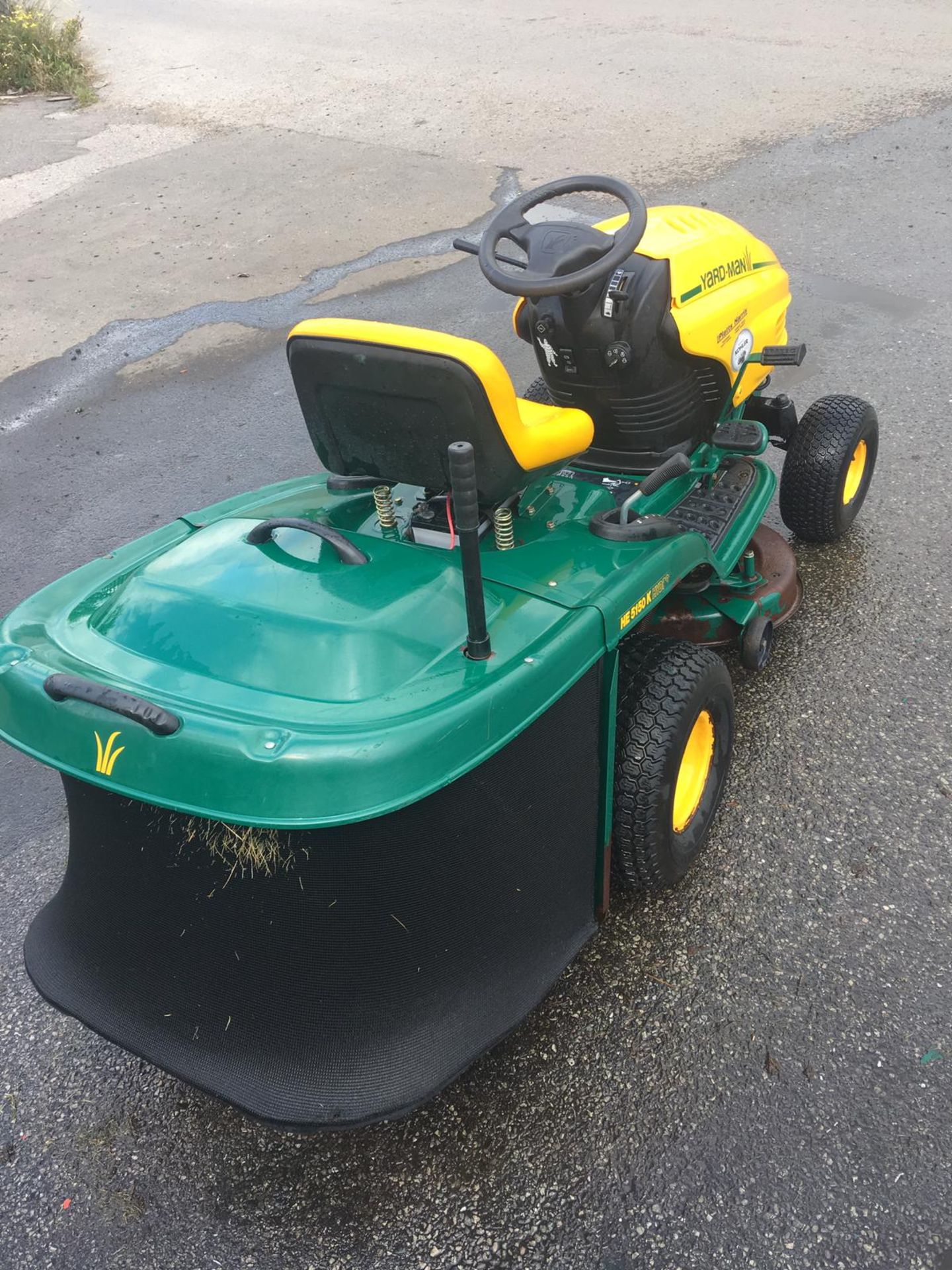 YARD-MAN HE5150K HYDRO RIDE ON LAWN MOWER GREEN / YELLOW *NO VAT* - Image 6 of 13