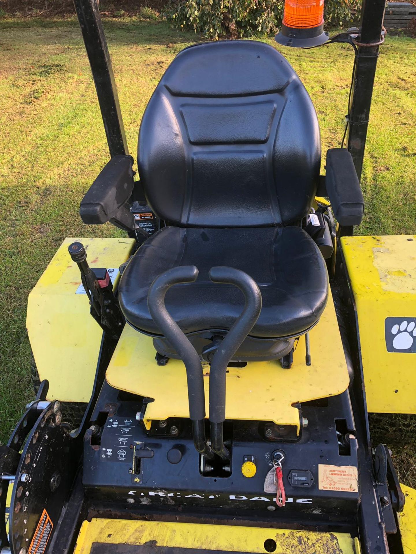 2012/12 REG GREAT DANE BRUTUS RIDE ON PETROL LAWN MOWER WITH DELUXE SEAT AND ROLL BAR *PLUS VAT* - Image 8 of 16