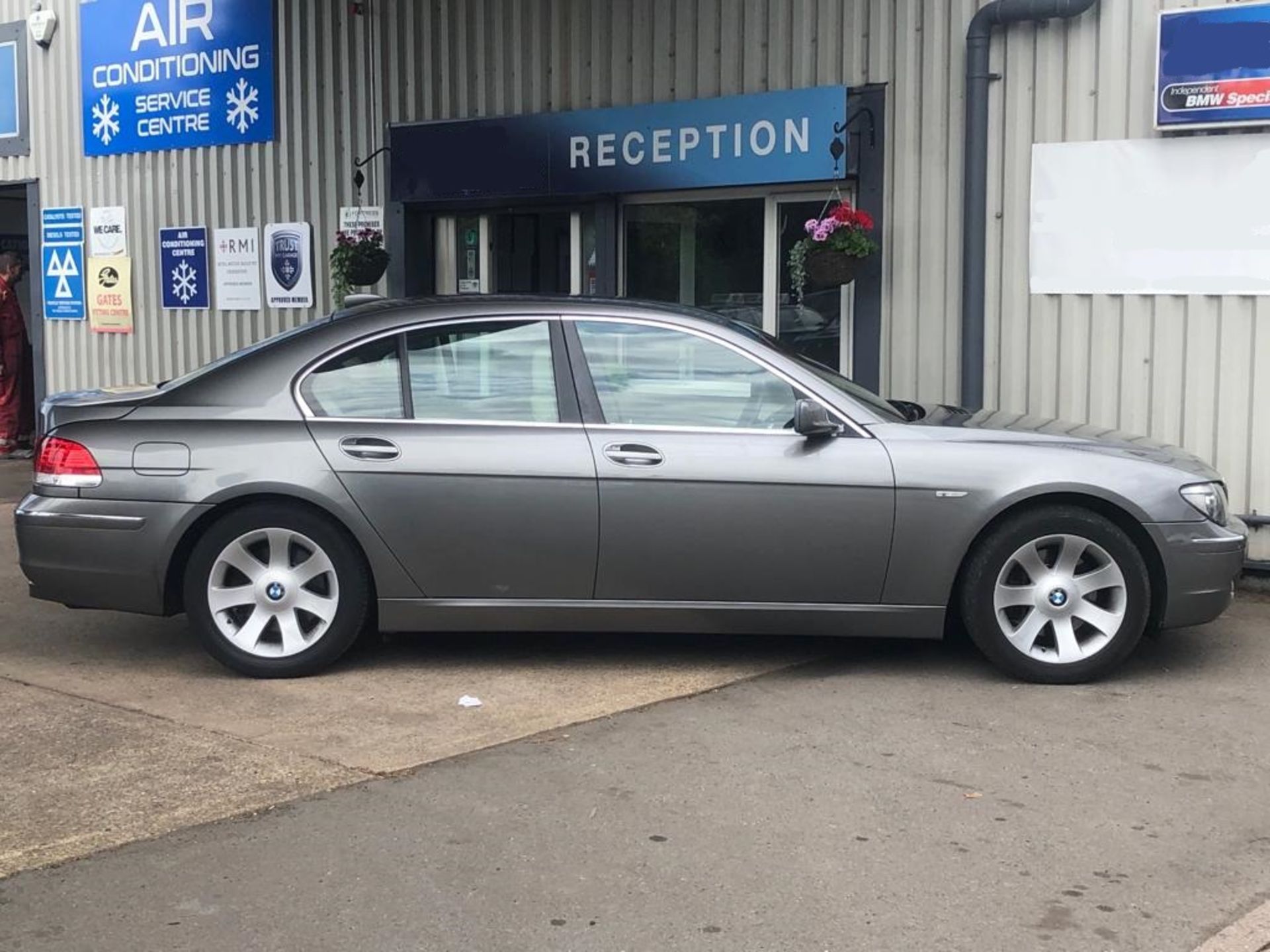 2006/56 REG BMW 730D SE AUTOMATIC 3.0 DIESEL GREY 4 DOOR SALOON *NO VAT* - Image 7 of 16