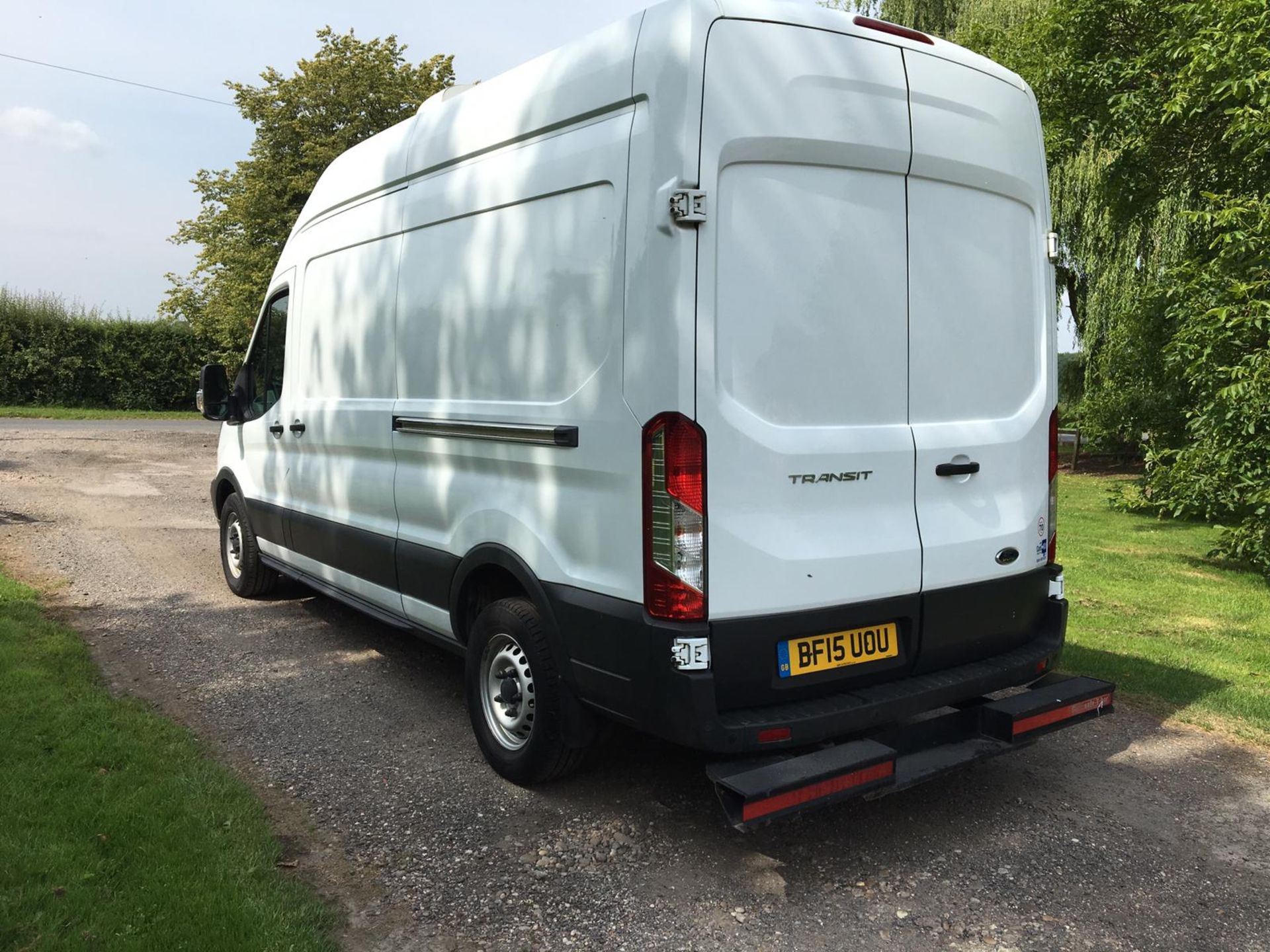 2015/15 REG FORD TRANSIT 350 FRIDGE 2.2 DIESEL WHITE PANEL VAN, SHOWING 0 FORMER KEEPERS *PLUS VAT* - Image 5 of 14