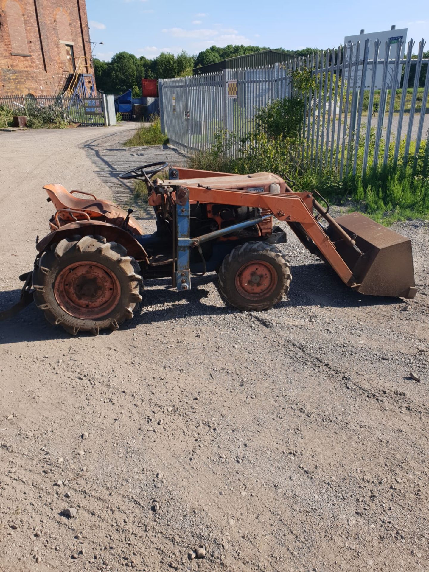 KUBOTA B7100D COMPACT TRACTOR WITH LOADER, IN WORKING ORDER *NO VAT*