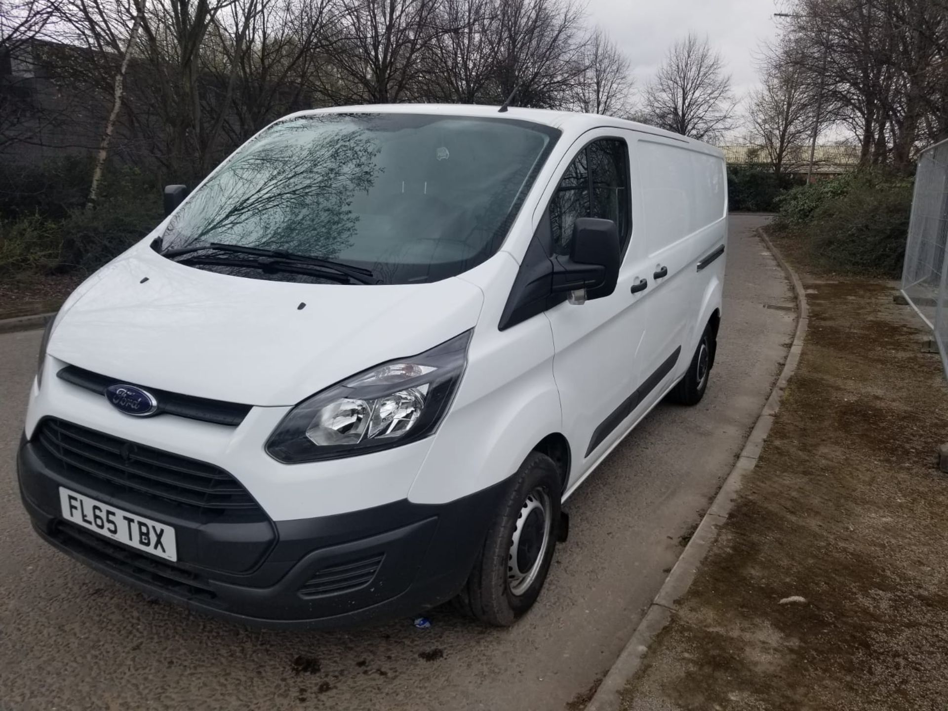 2015/65 REG FORD TRANSIT CUSTOM 290 ECO-TECH DIESEL PANEL VAN, SHOWING 0 FORMER KEEPERS *NO VAT* - Image 2 of 9