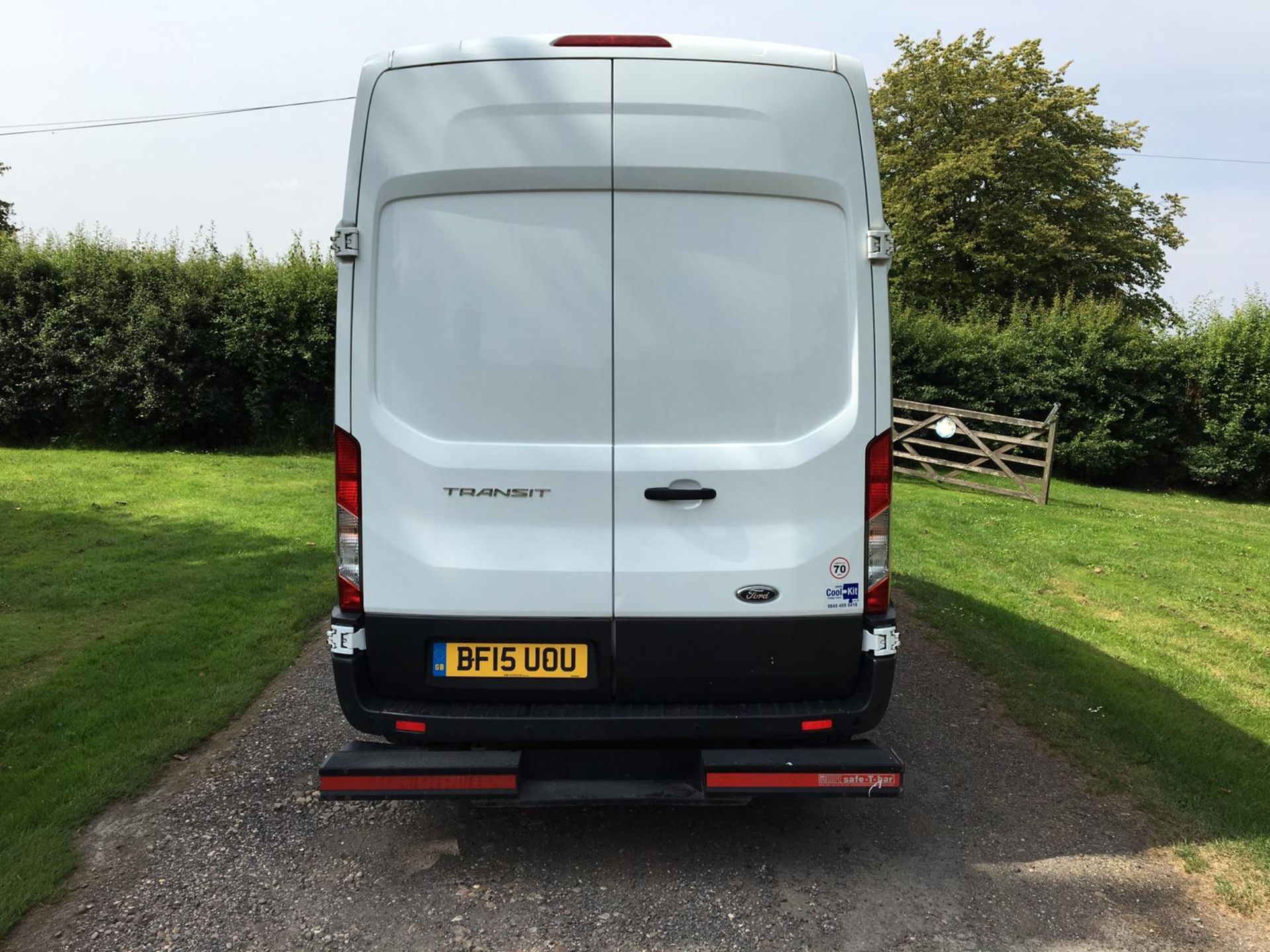 2015/15 REG FORD TRANSIT 350 FRIDGE 2.2 DIESEL WHITE PANEL VAN, SHOWING 0 FORMER KEEPERS *PLUS VAT* - Image 6 of 14