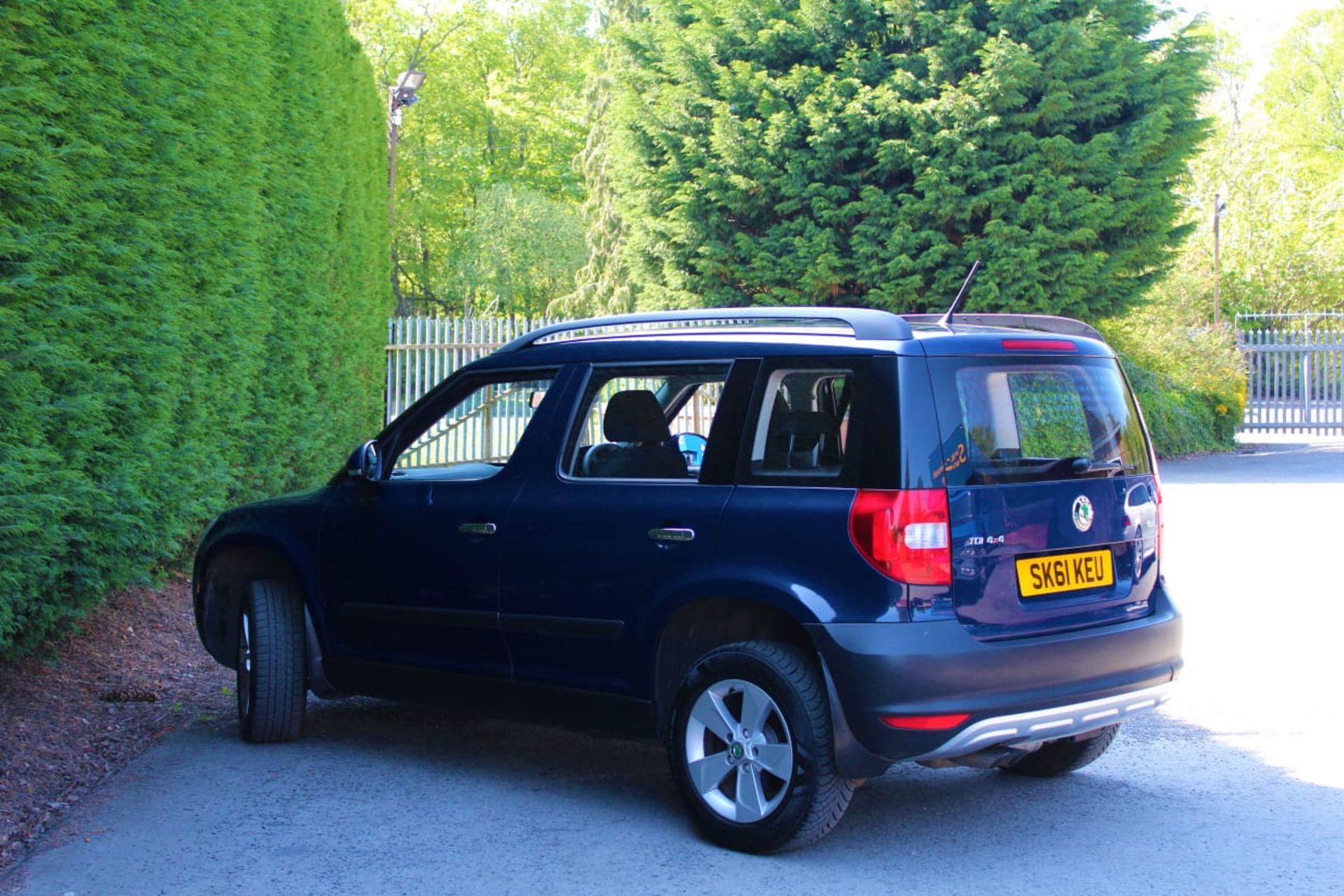 2011/61 REG SKODA YETI S TDI CR 4X4 110BHP 2.0 DIESEL 5 DOOR HATCHBACK, SHOWING 0 FORMER KEEPERS - Image 8 of 20