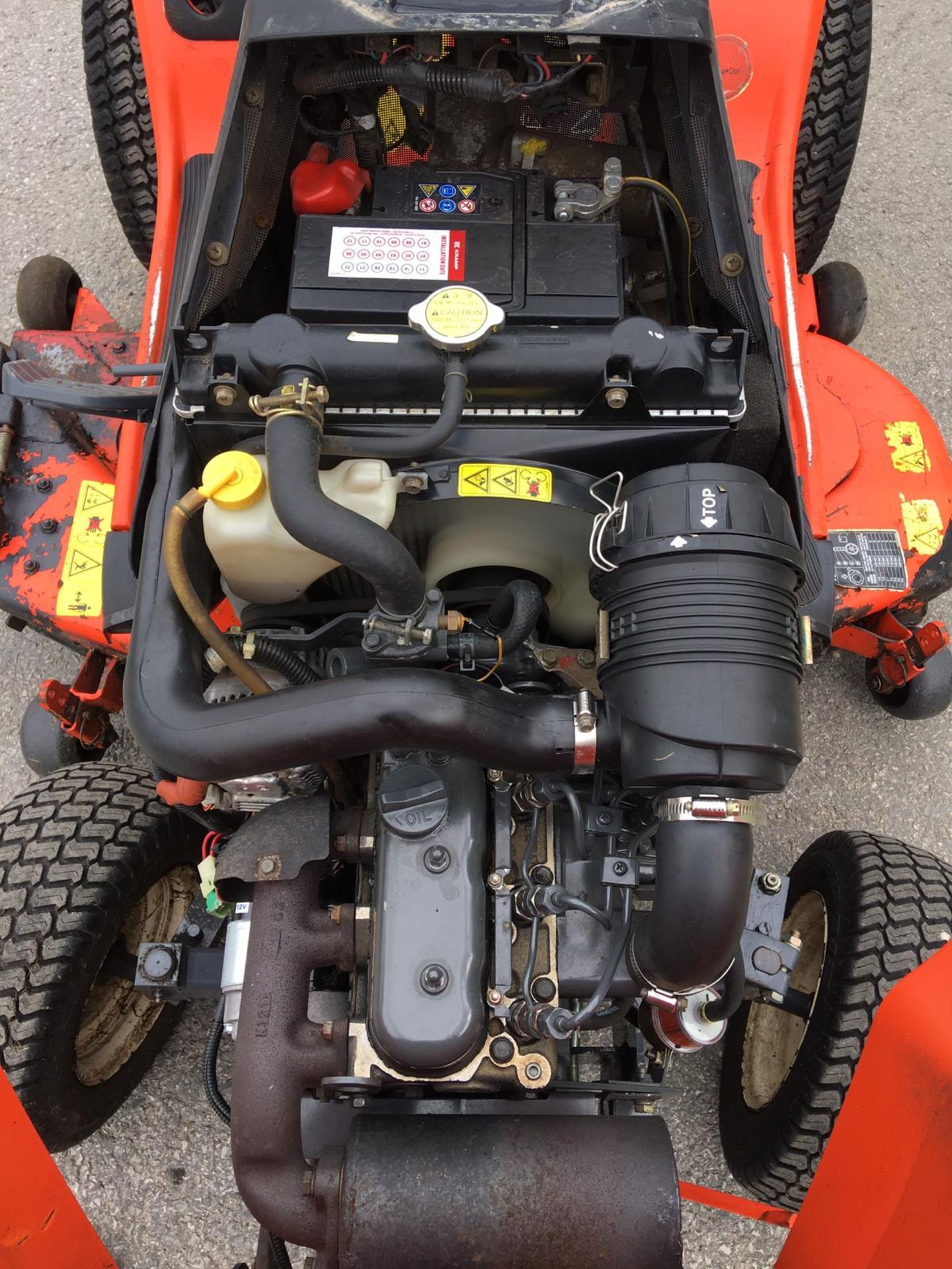 KUBOTA TG1860 DIESEL CUSHION RIDE ON LAWN MOWER WITH POWER STEERING, RUNS AND WORKS *NO VAT* - Image 9 of 14